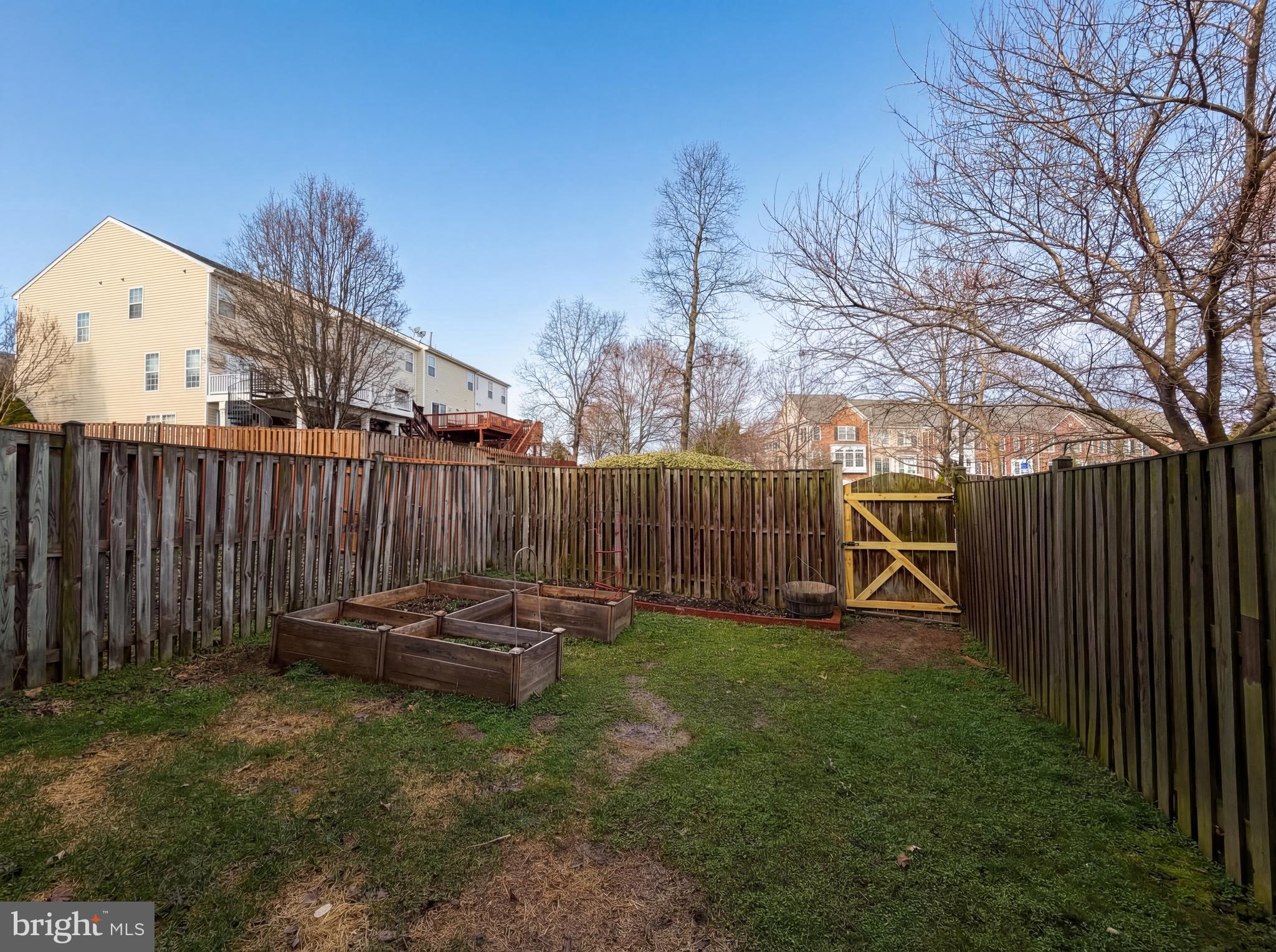 SPRING LAKES - Residential