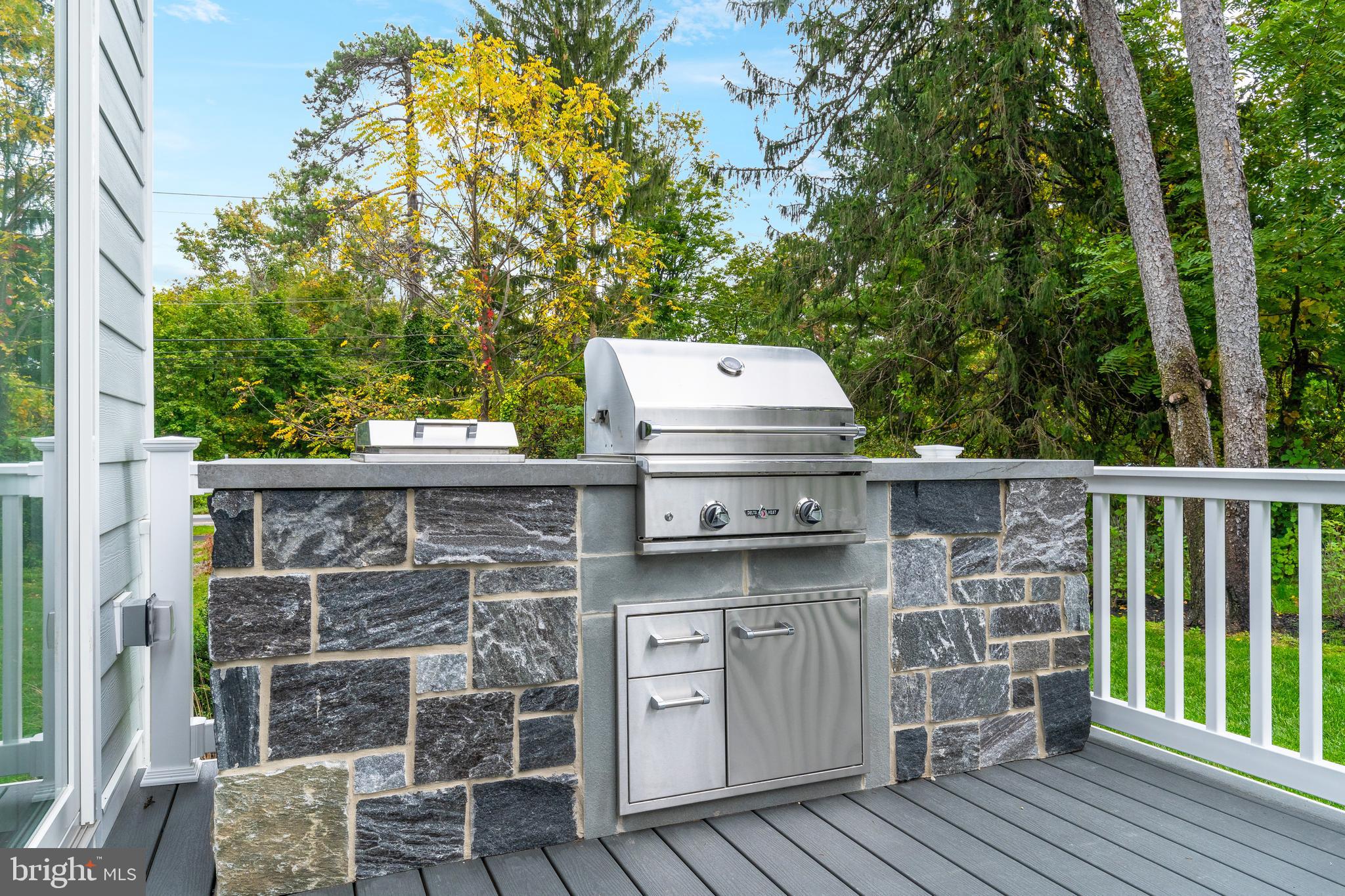 IRONSTONE AT BLUE BELL - Residential