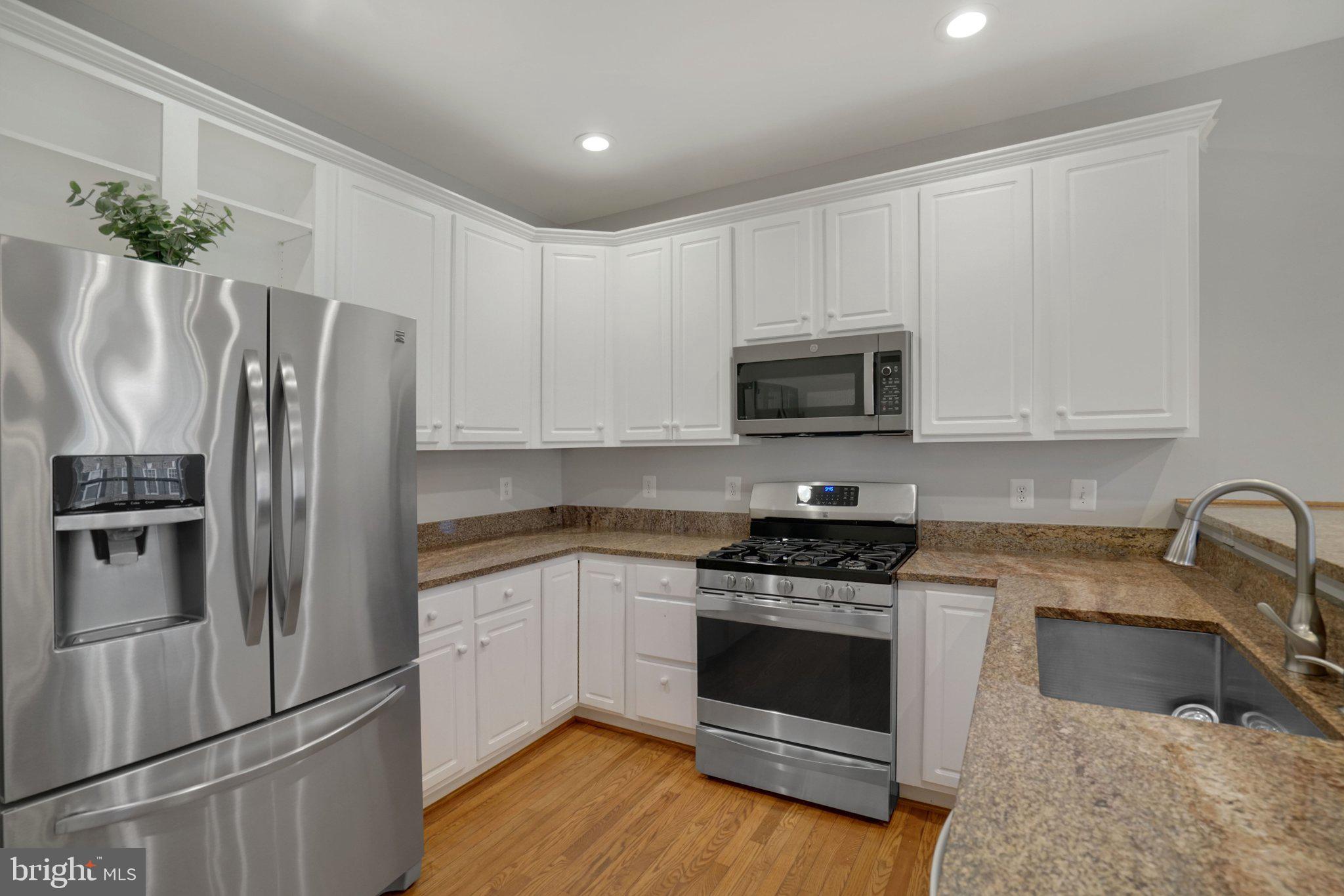 6142 MANCHESTER PARK CIRCLE