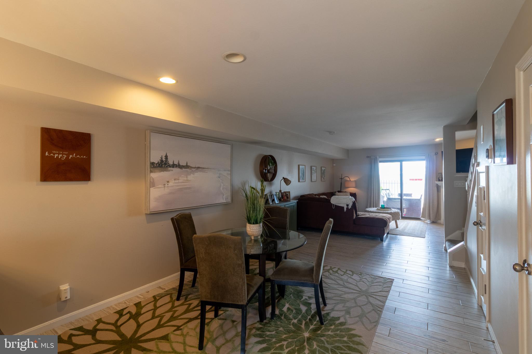 25 QUEEN ELIZABETH COURT E