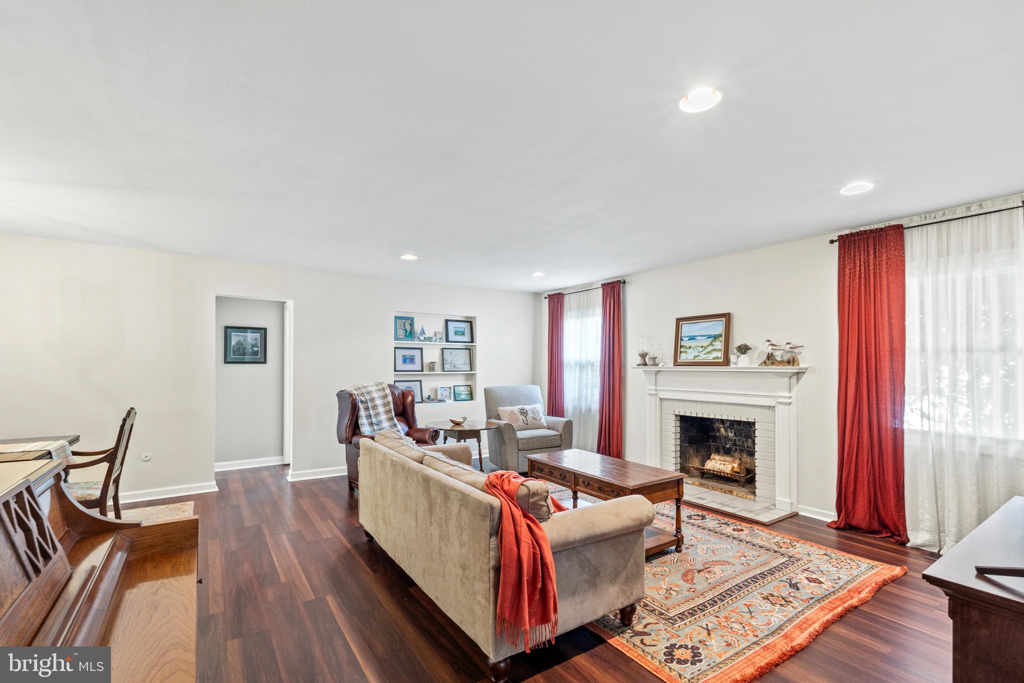 3527 MADONNA LANE