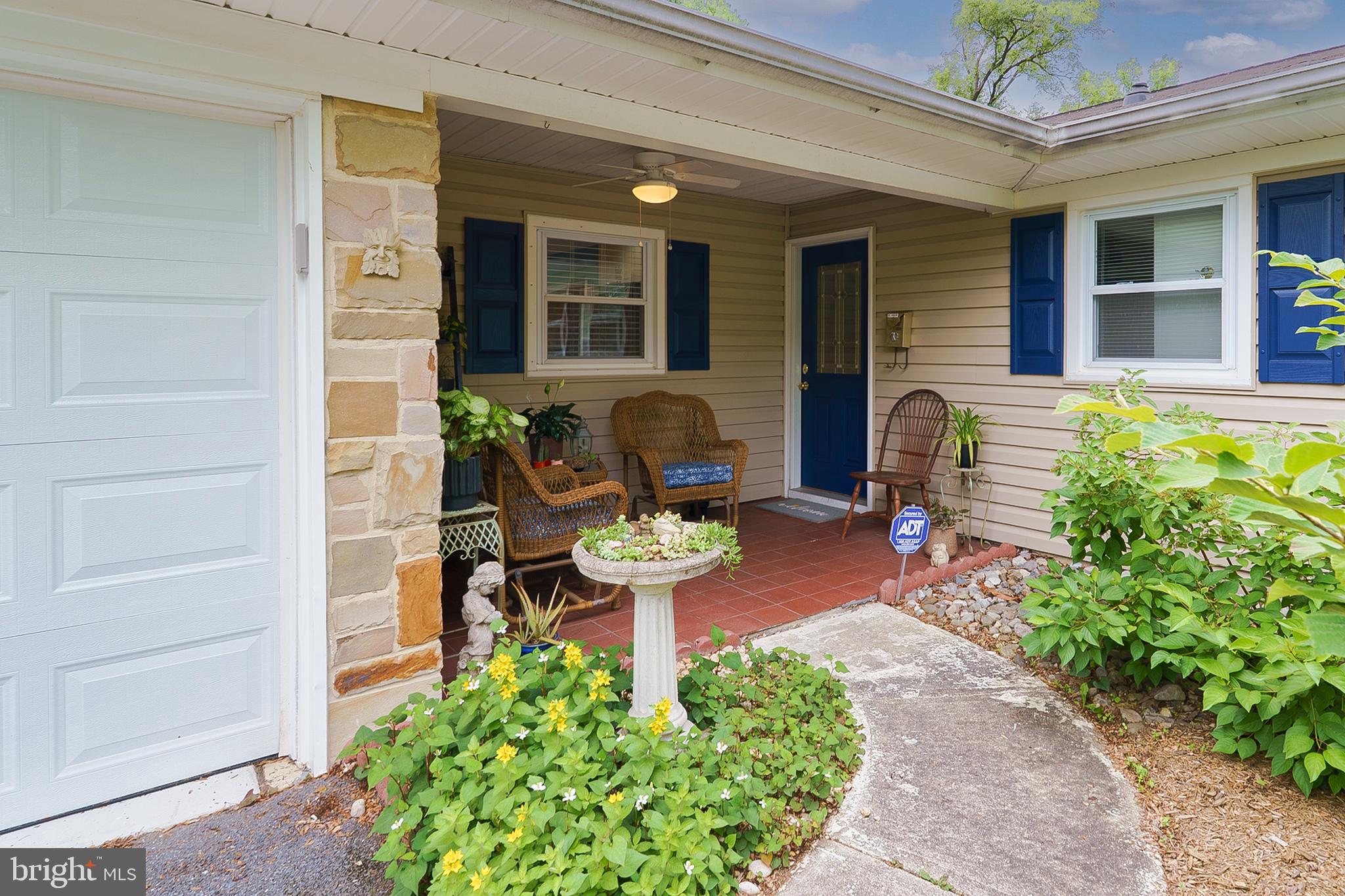 3527 MADONNA LANE