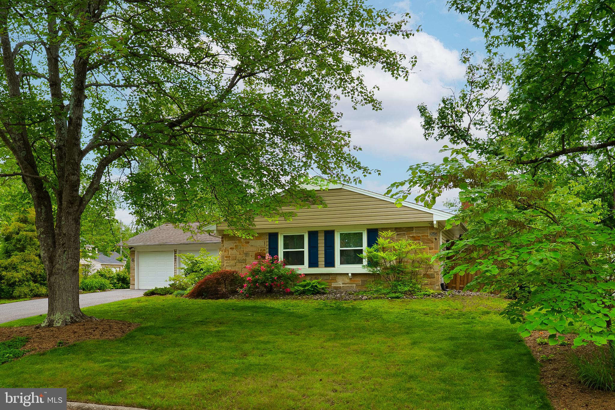 3527 MADONNA LANE
