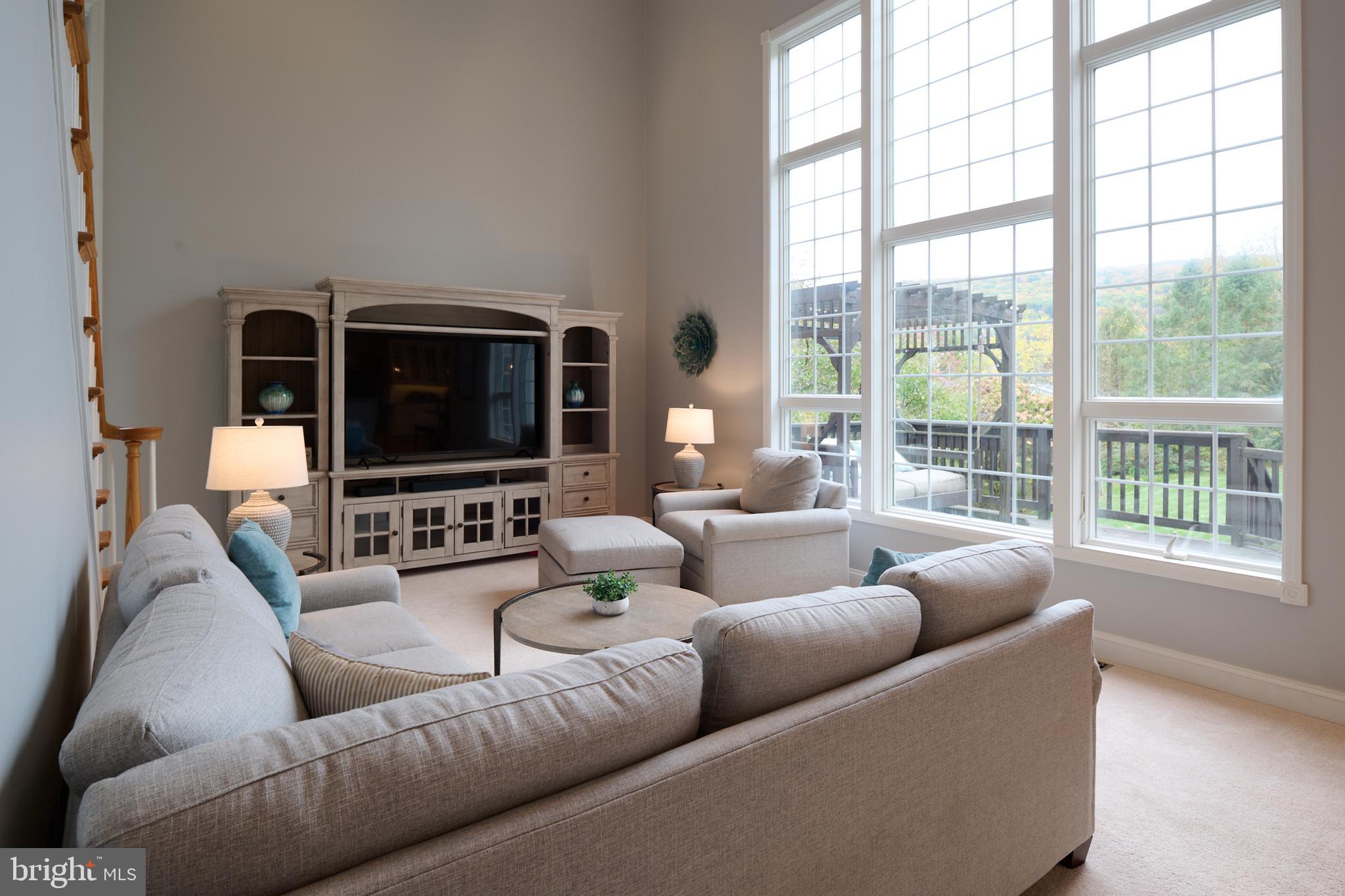 HILLSIDE FARM ESTATES - Residential