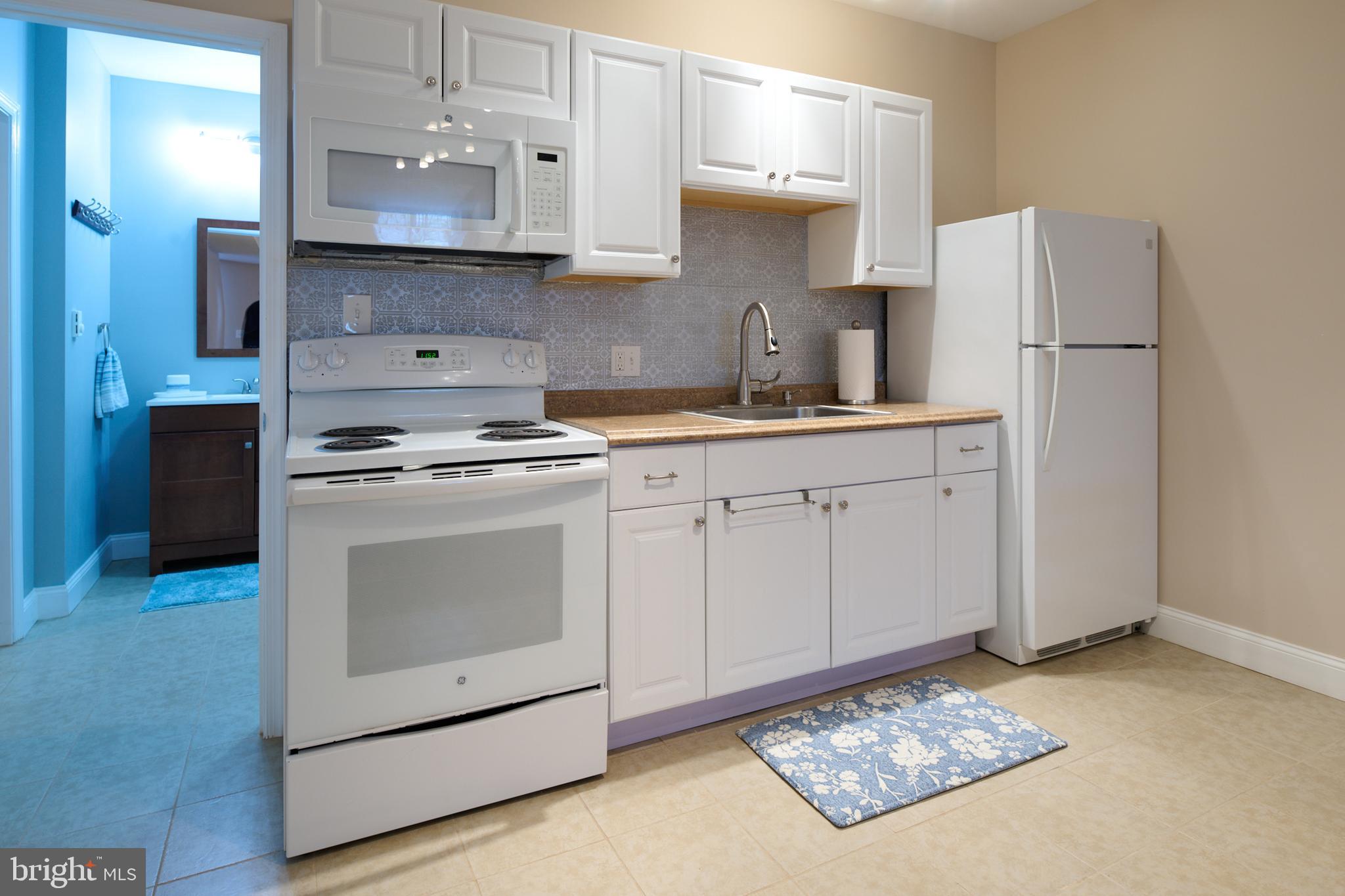 HILLSIDE FARM ESTATES - Residential