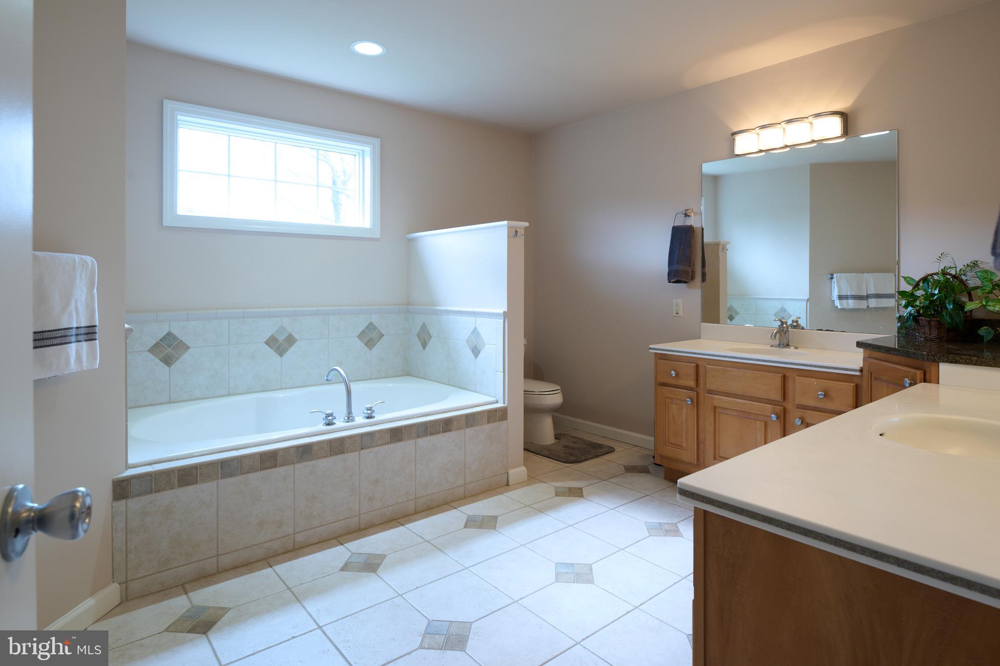 HILLSIDE FARM ESTATES - Residential