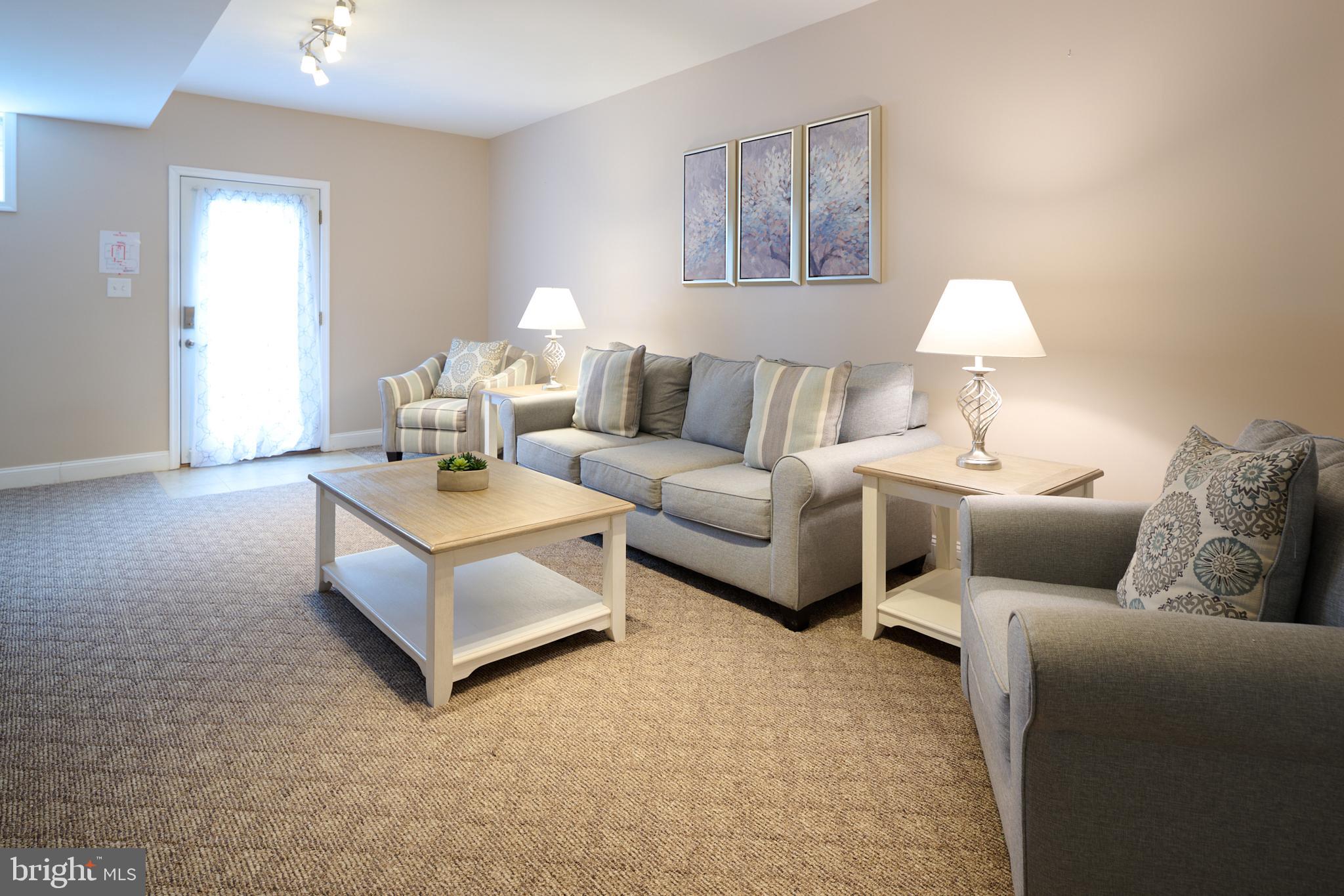 HILLSIDE FARM ESTATES - Residential