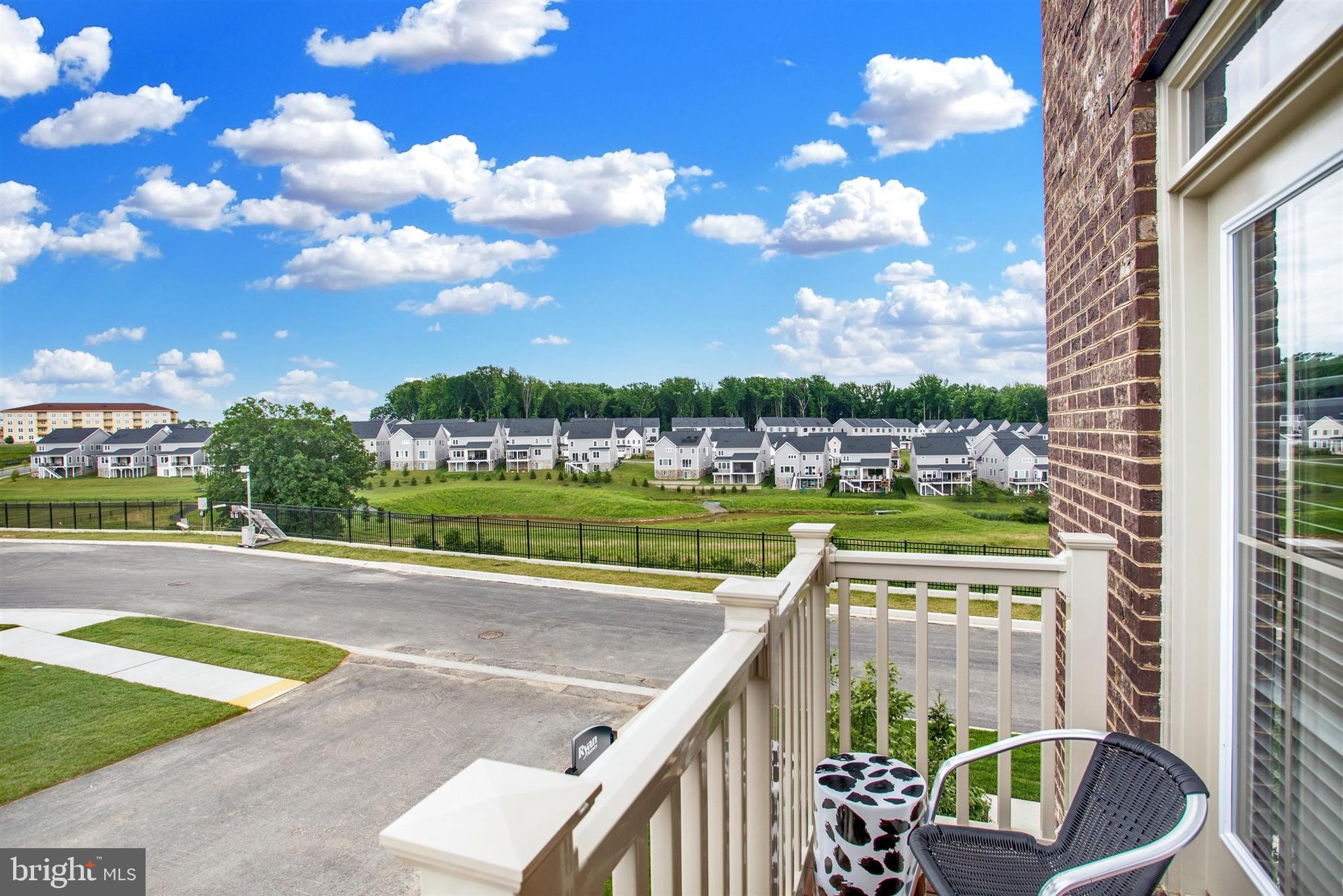 TOWN SQUARE ROW - Residential