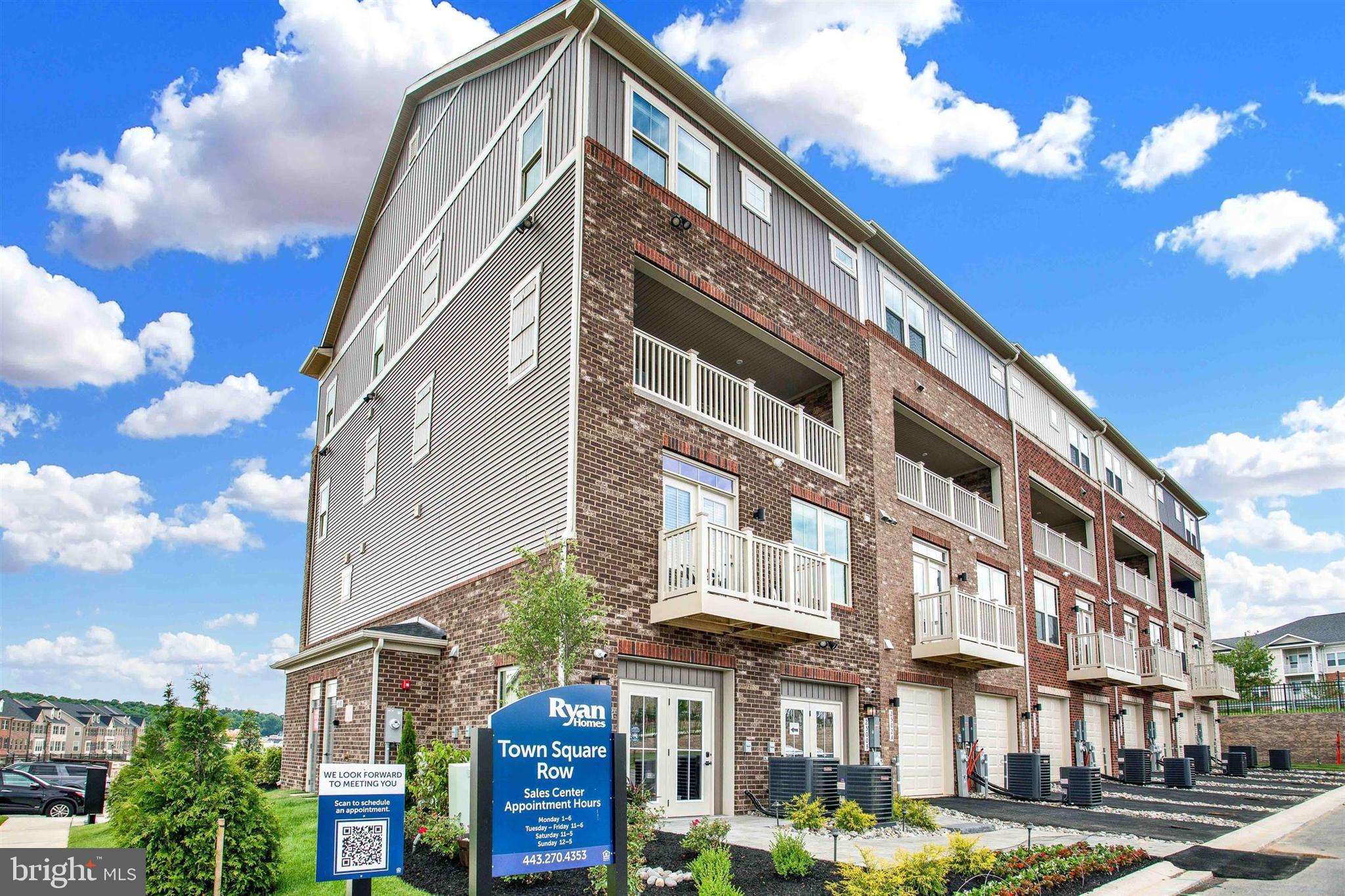 TOWN SQUARE ROW - Residential