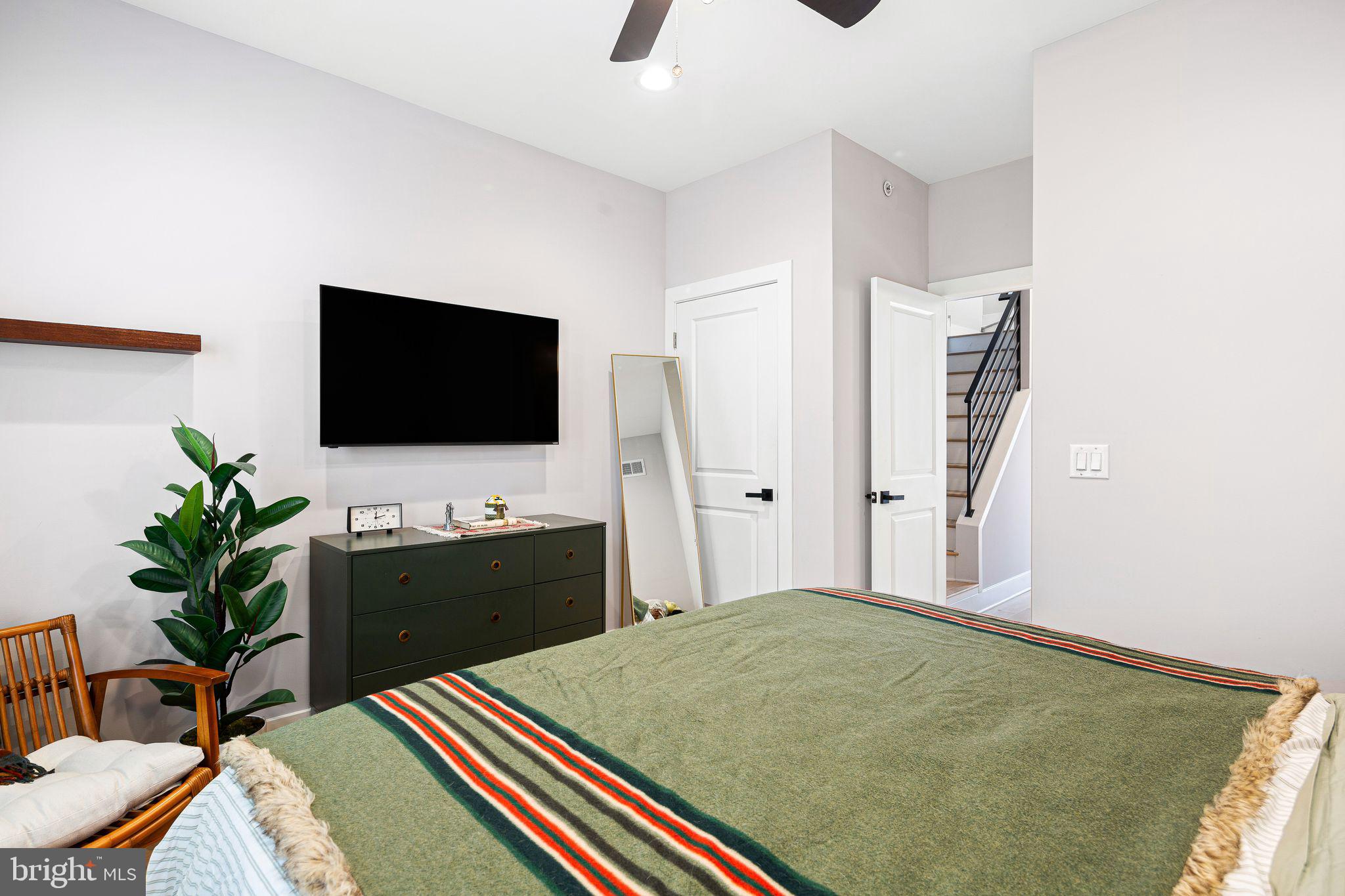 POINT BREEZE - Residential