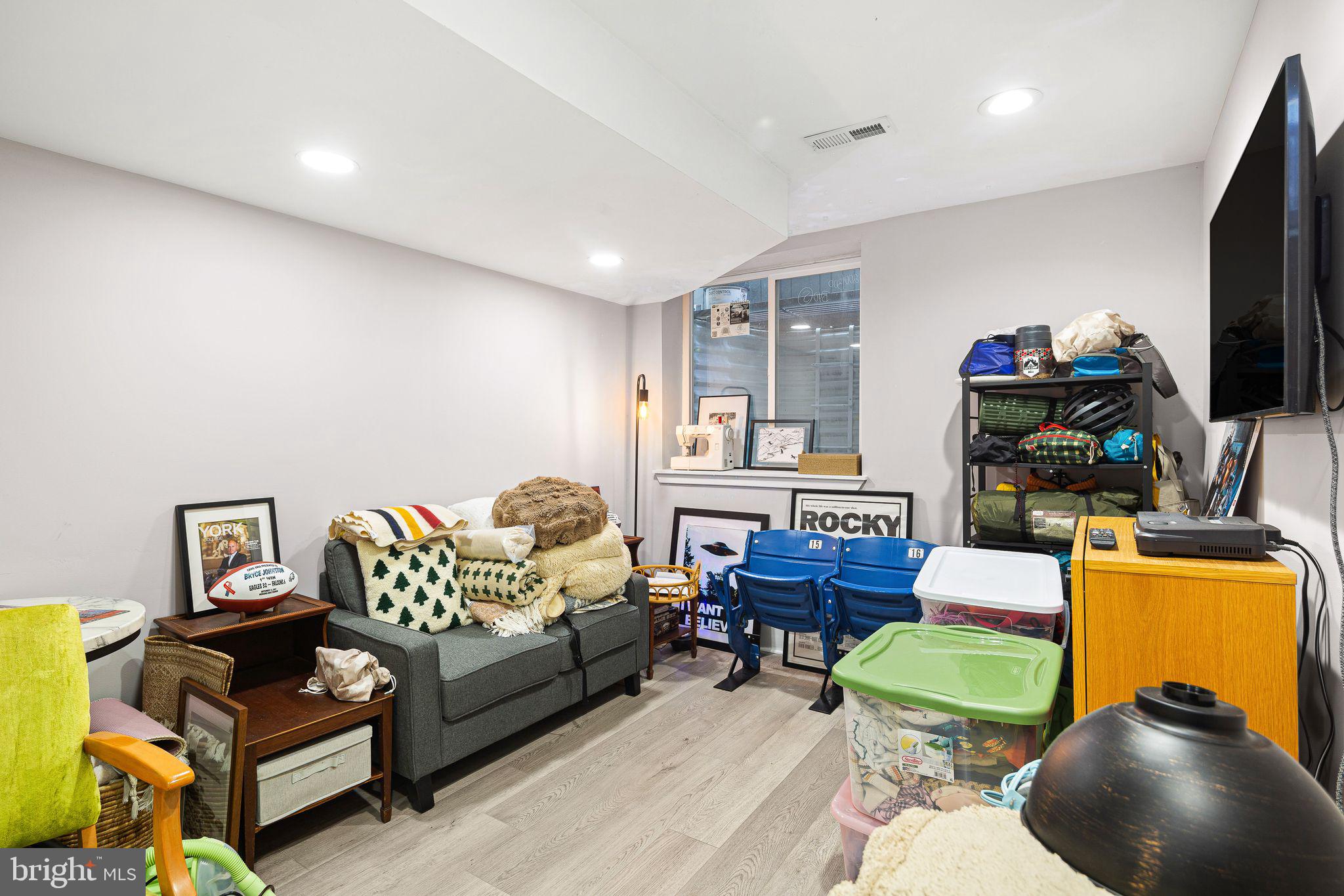 POINT BREEZE - Residential
