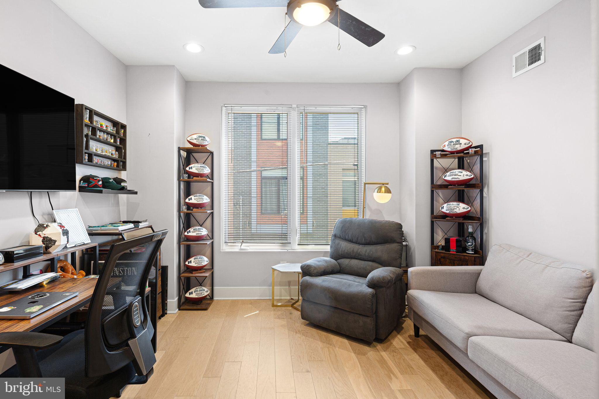 POINT BREEZE - Residential