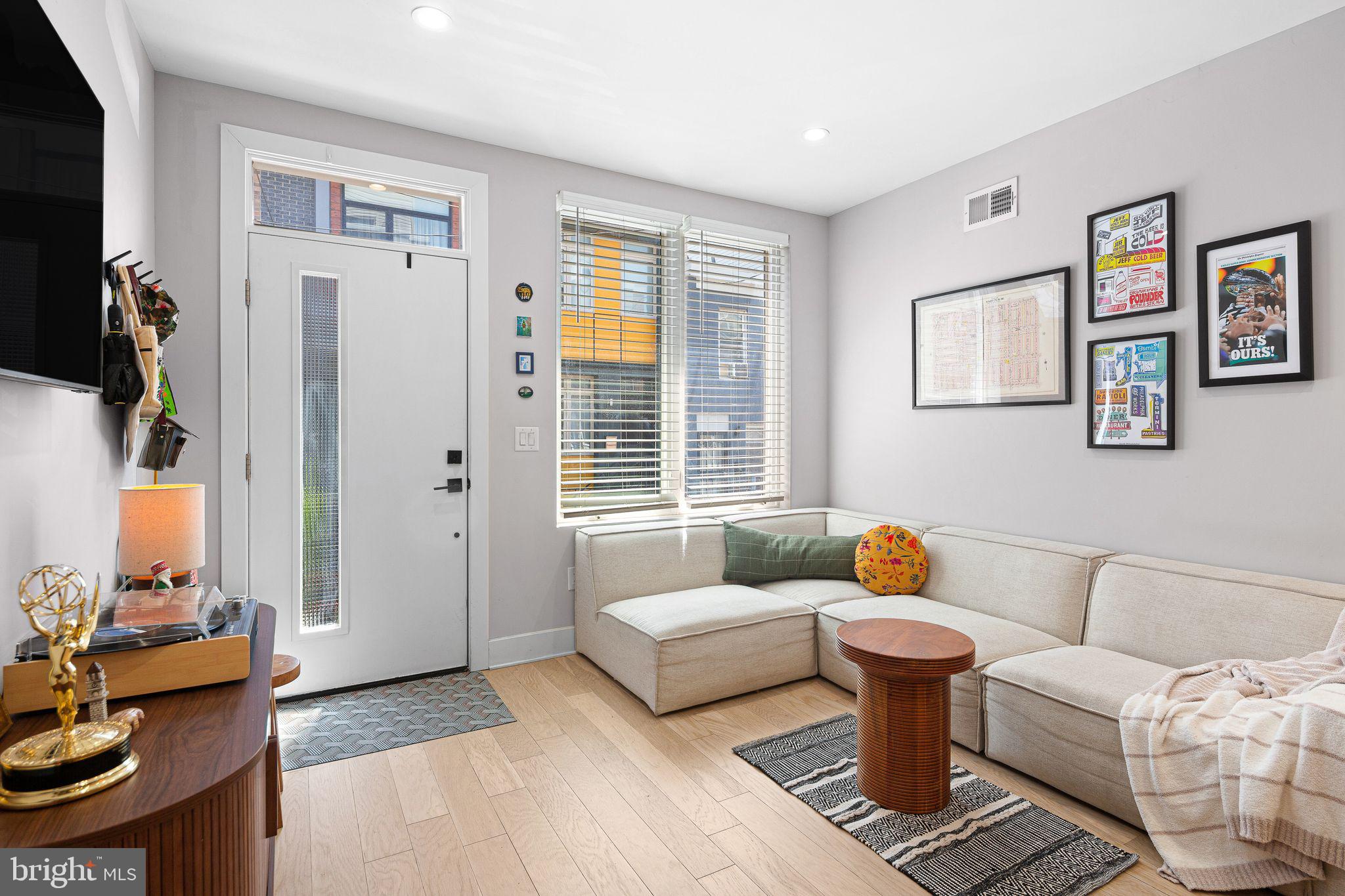 POINT BREEZE - Residential
