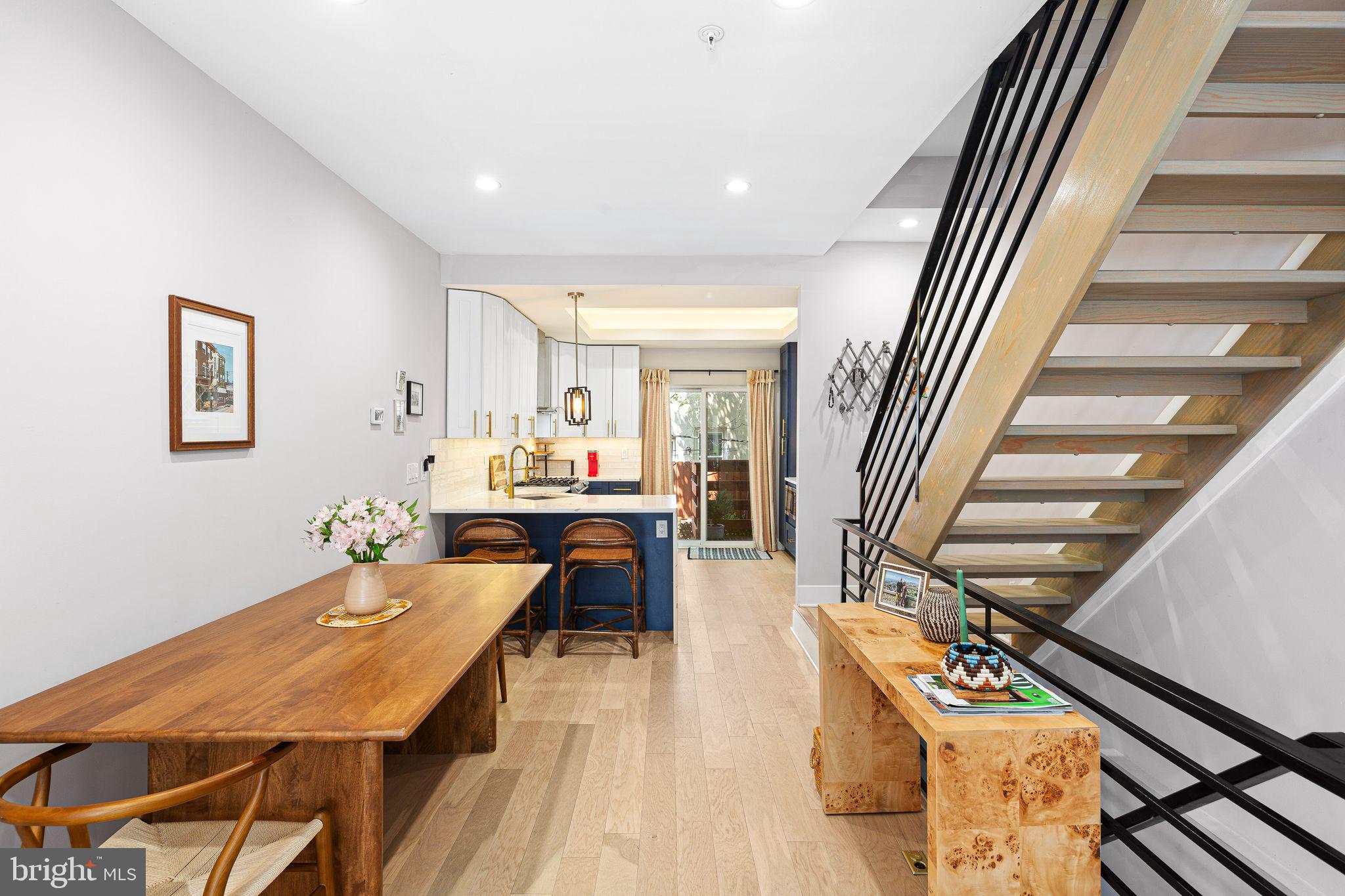 POINT BREEZE - Residential