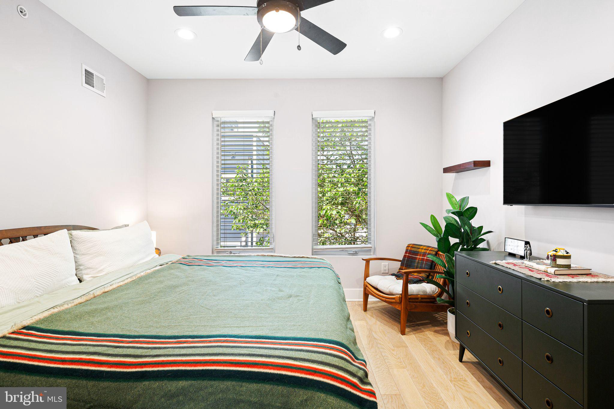 POINT BREEZE - Residential
