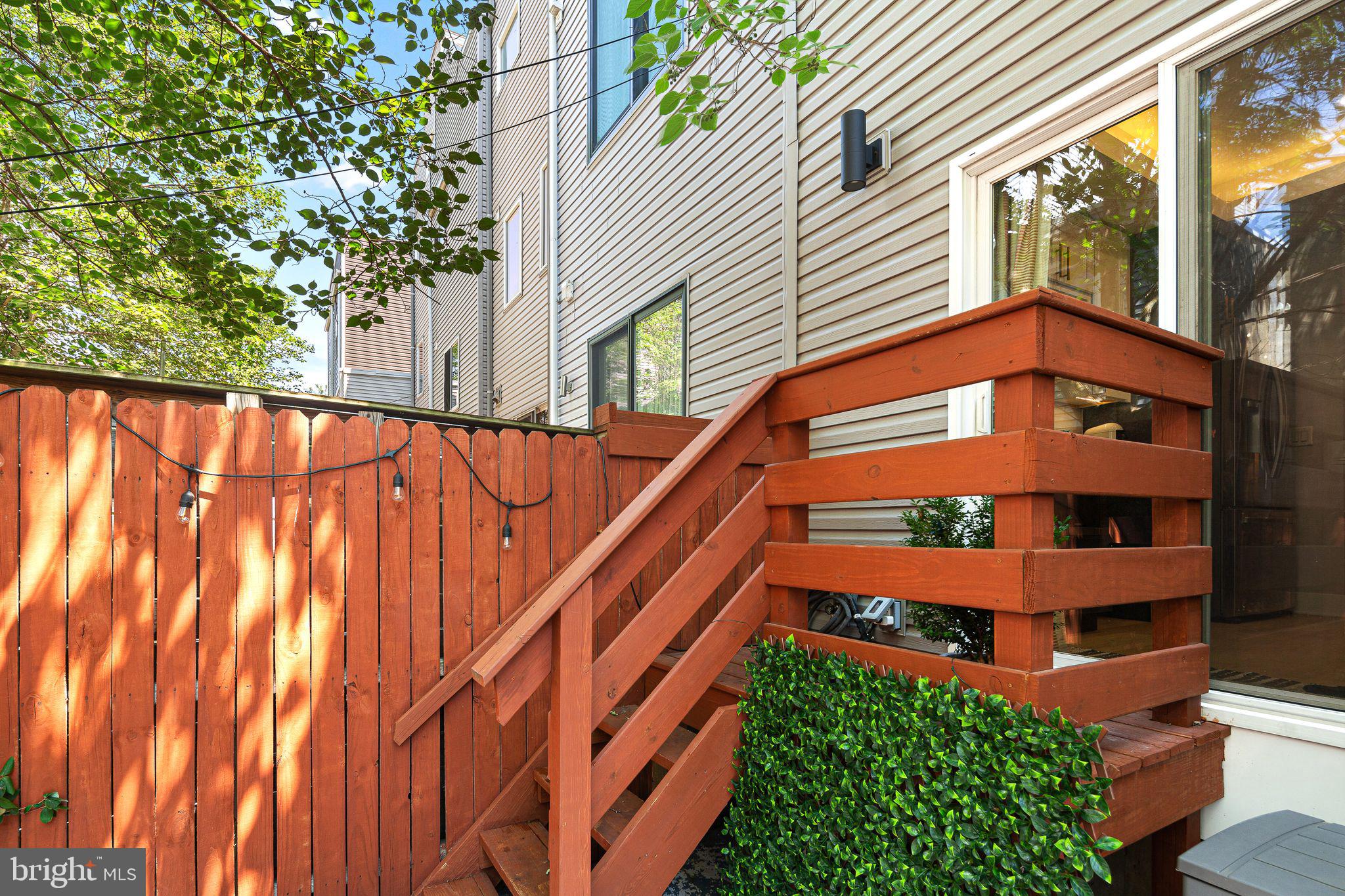 POINT BREEZE - Residential