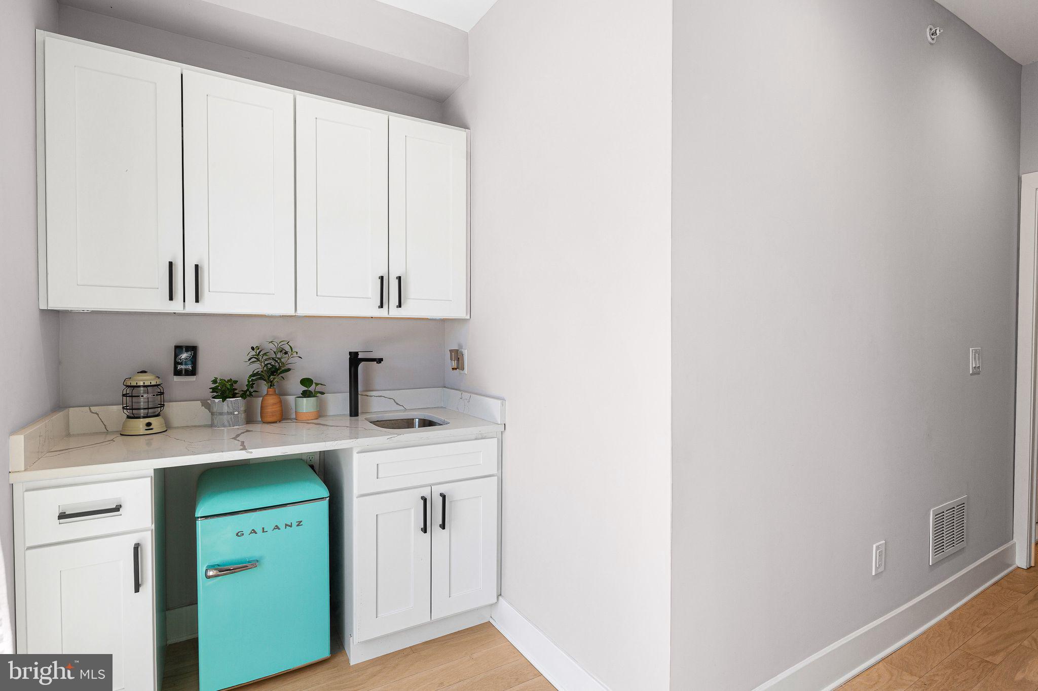 POINT BREEZE - Residential