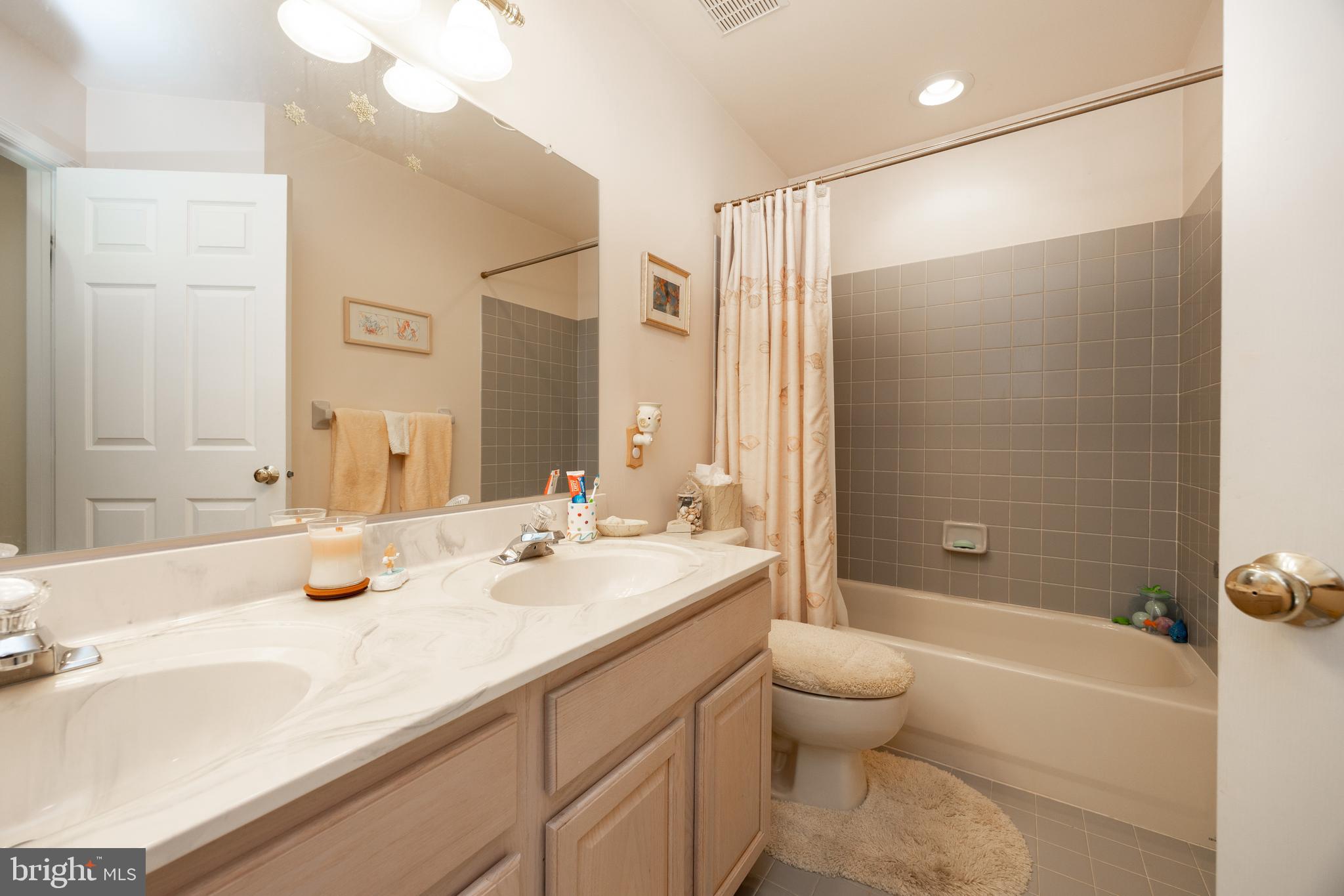 STONEGATE - Residential