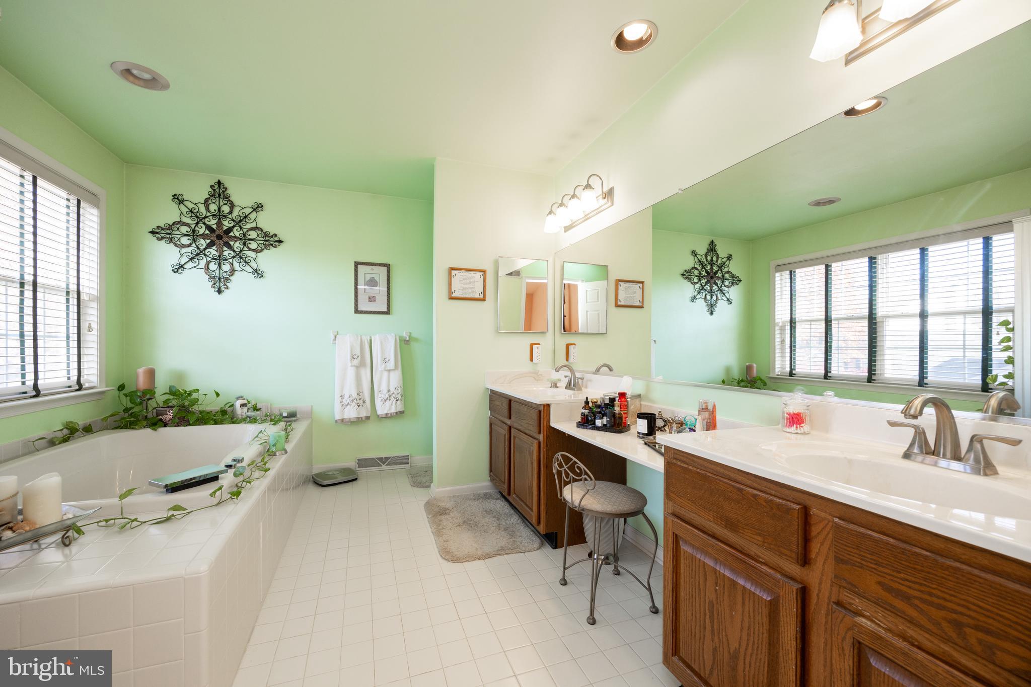 STONEGATE - Residential