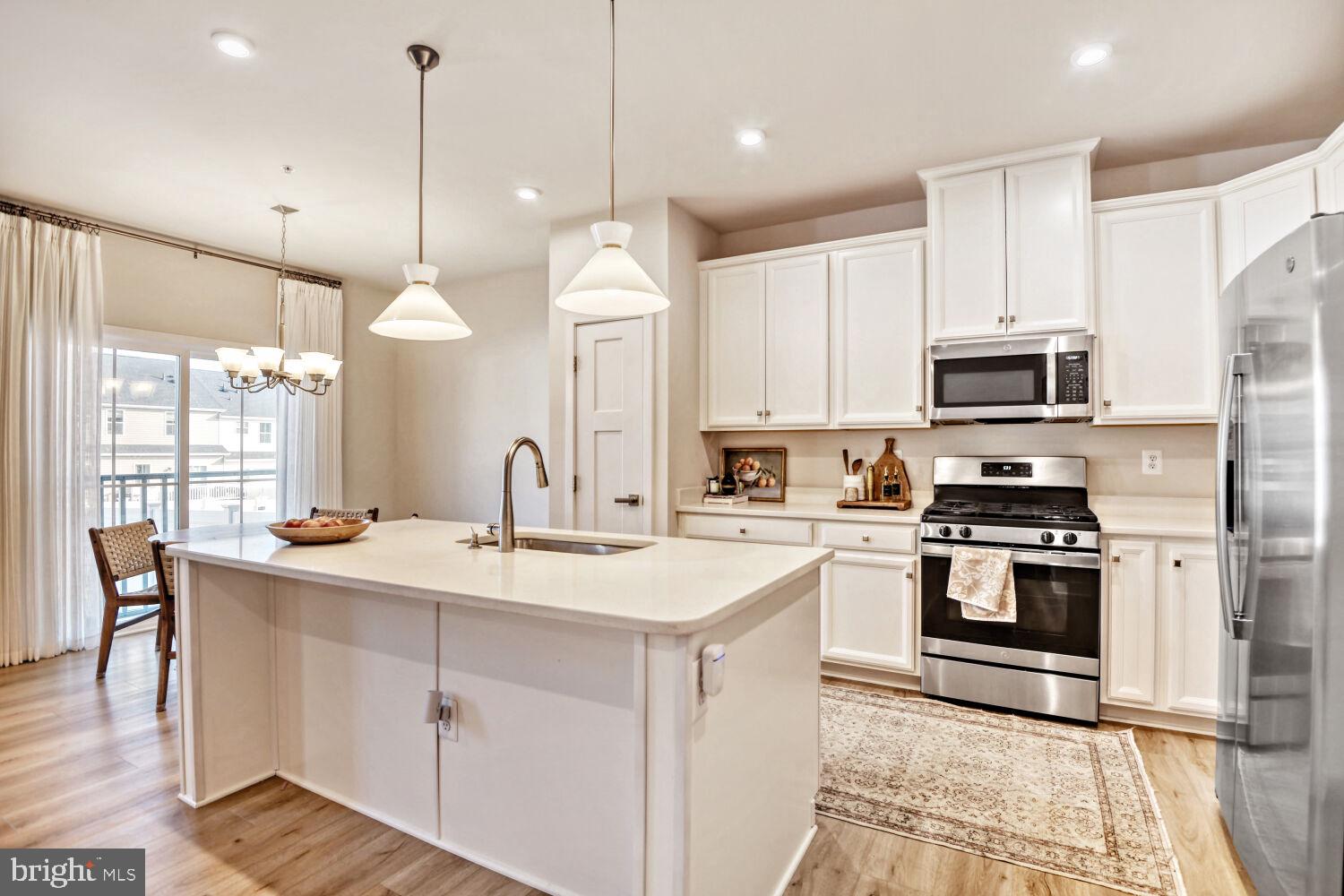 JAMES RUN CARRIAGE HOMES - Residential