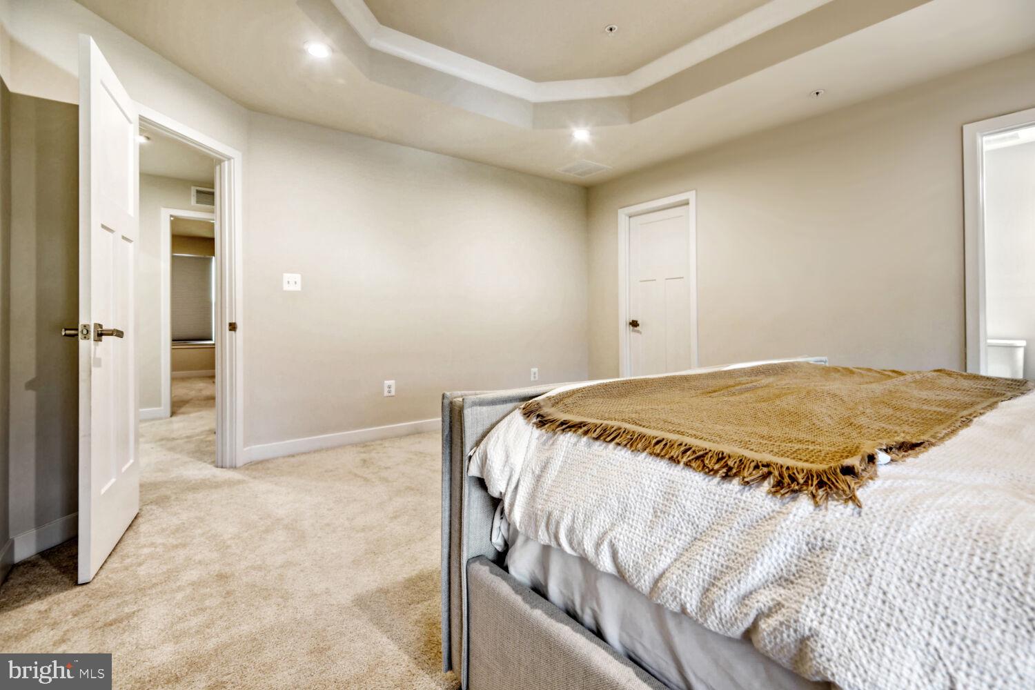 JAMES RUN CARRIAGE HOMES - Residential