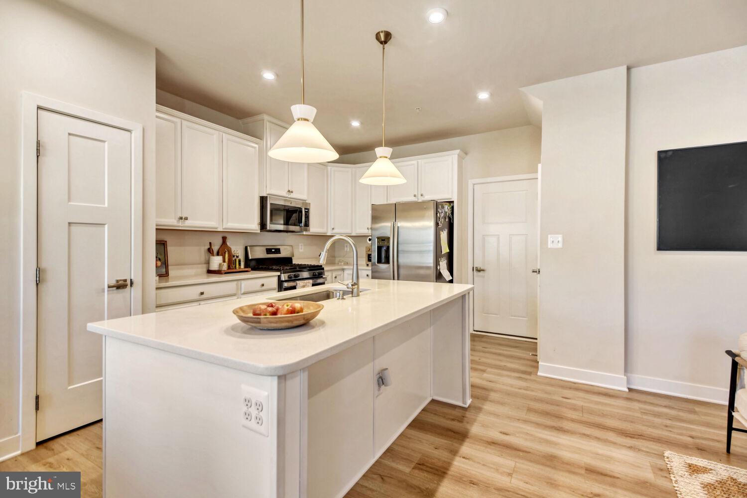 JAMES RUN CARRIAGE HOMES - Residential