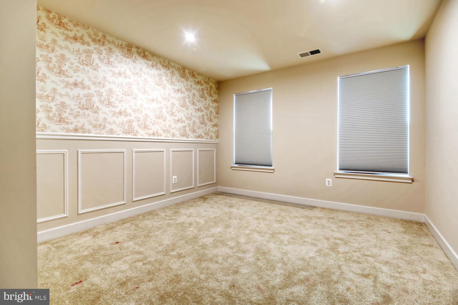 JAMES RUN CARRIAGE HOMES - Residential