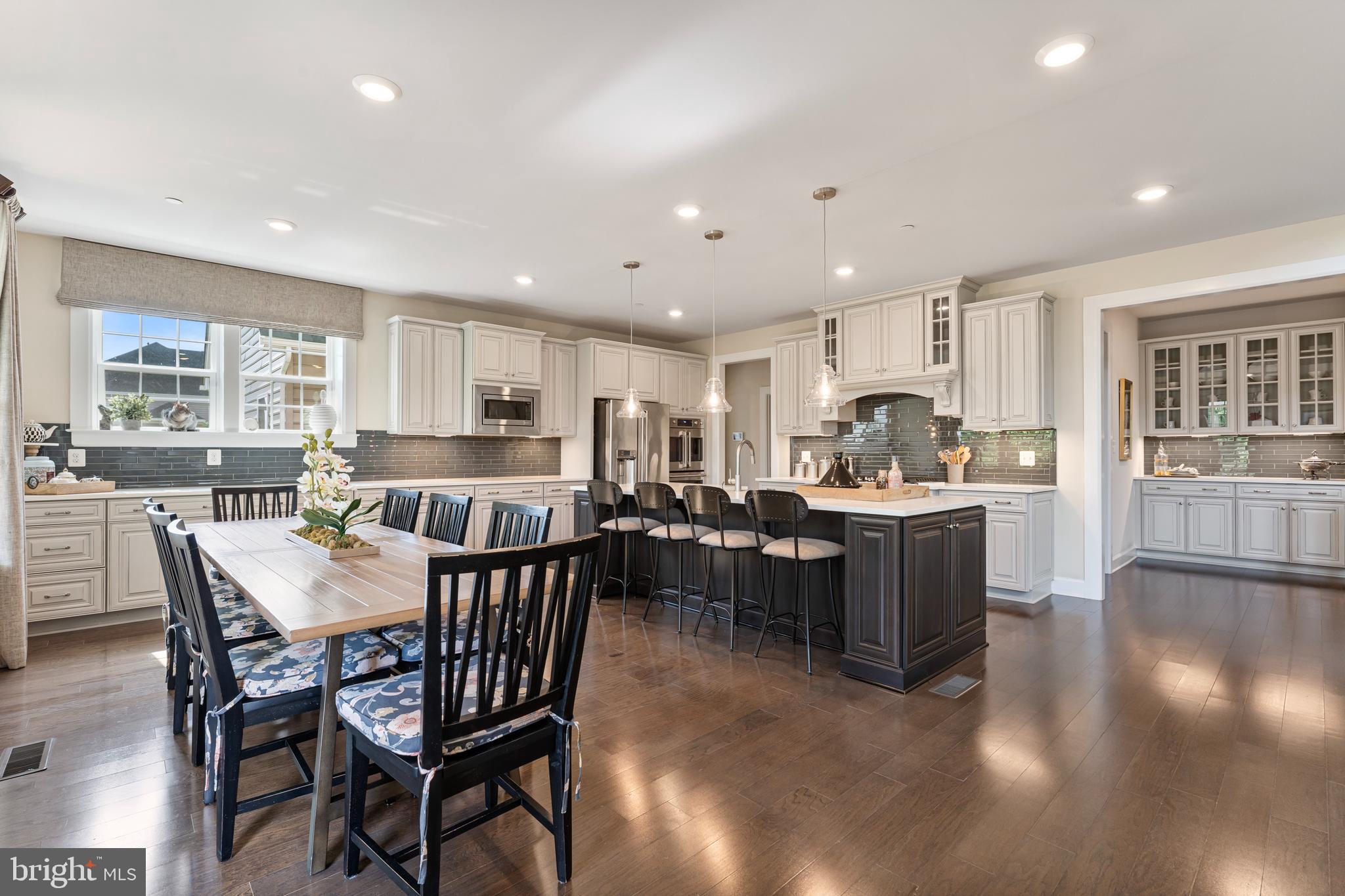 THE ESTATES AT MILL CREEK - Residential