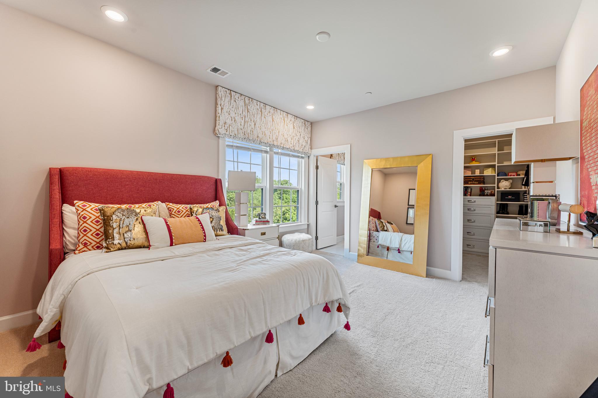 THE ESTATES AT MILL CREEK - Residential