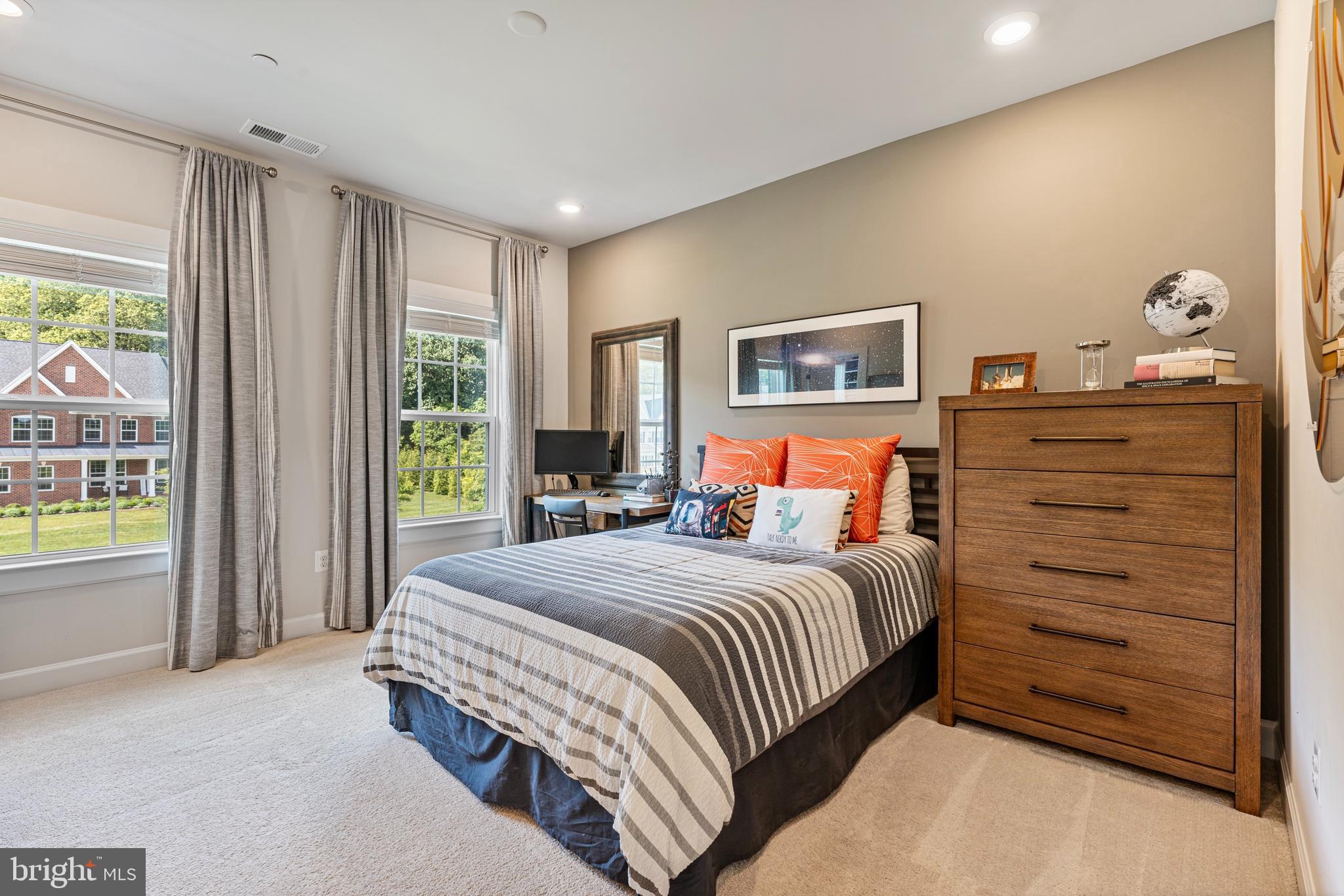 THE ESTATES AT MILL CREEK - Residential