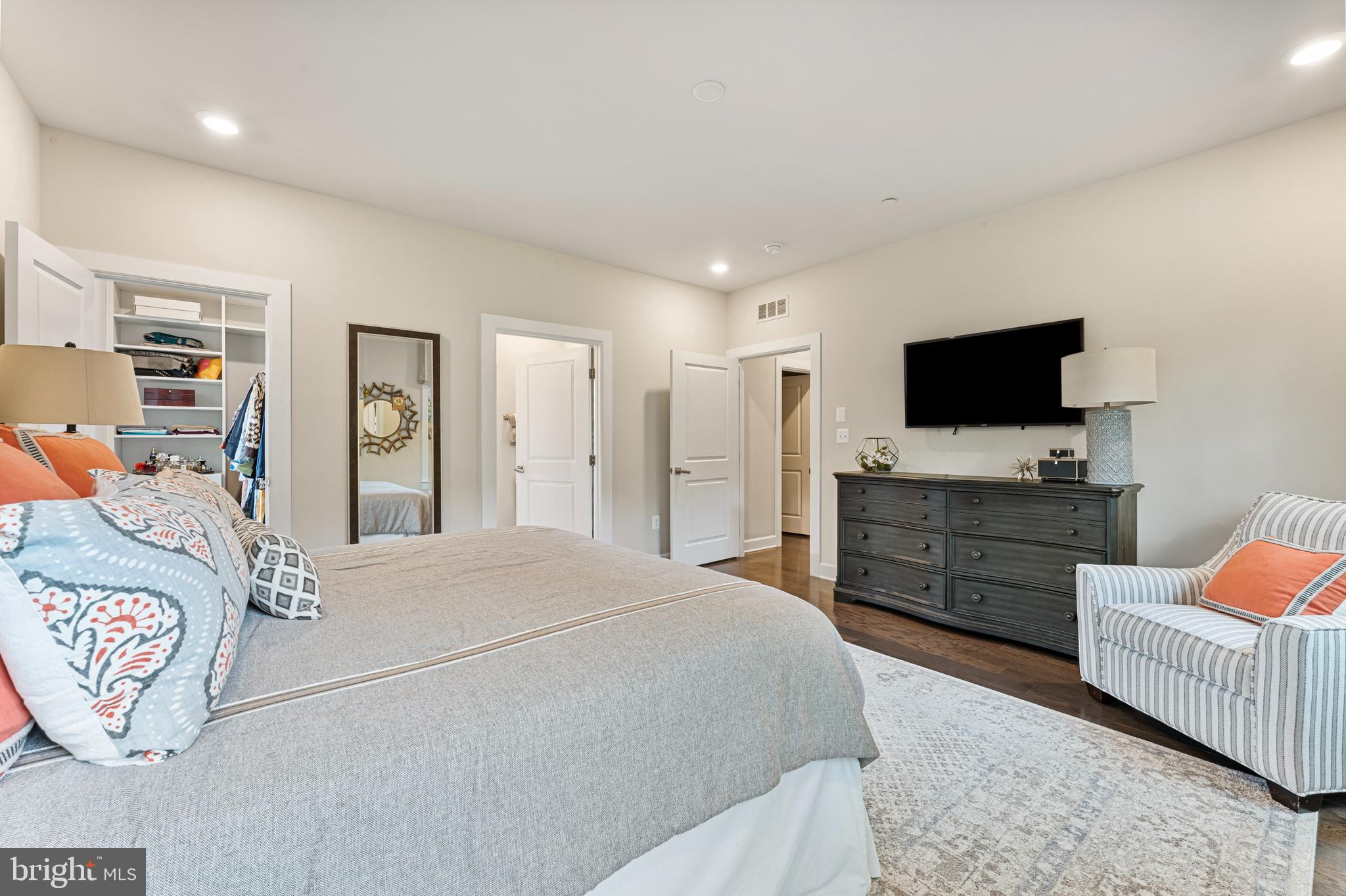 THE ESTATES AT MILL CREEK - Residential