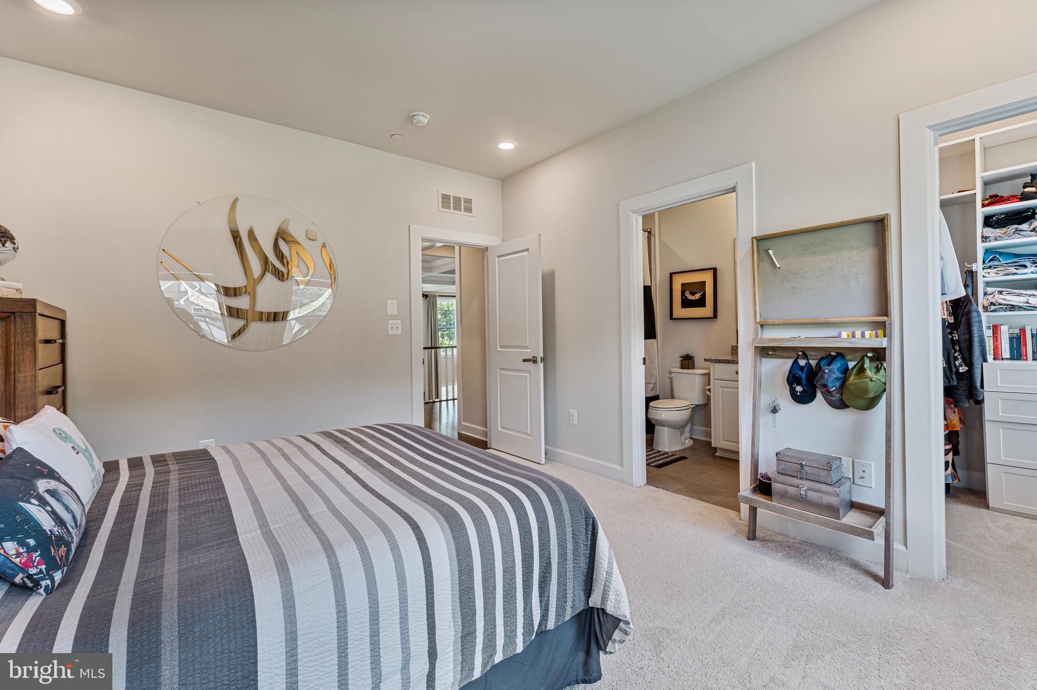 THE ESTATES AT MILL CREEK - Residential