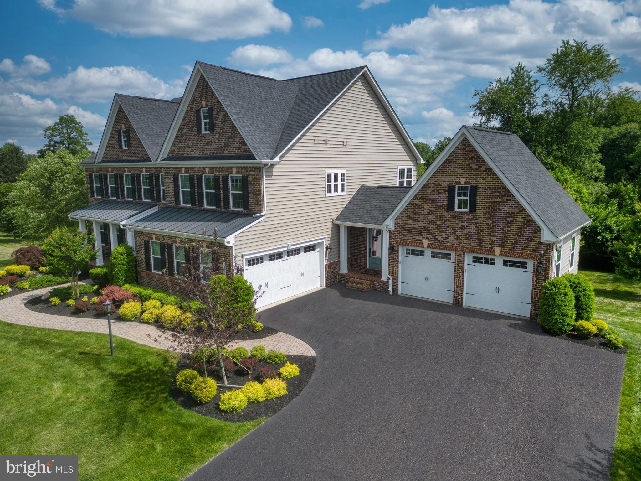 THE ESTATES AT MILL CREEK - Residential