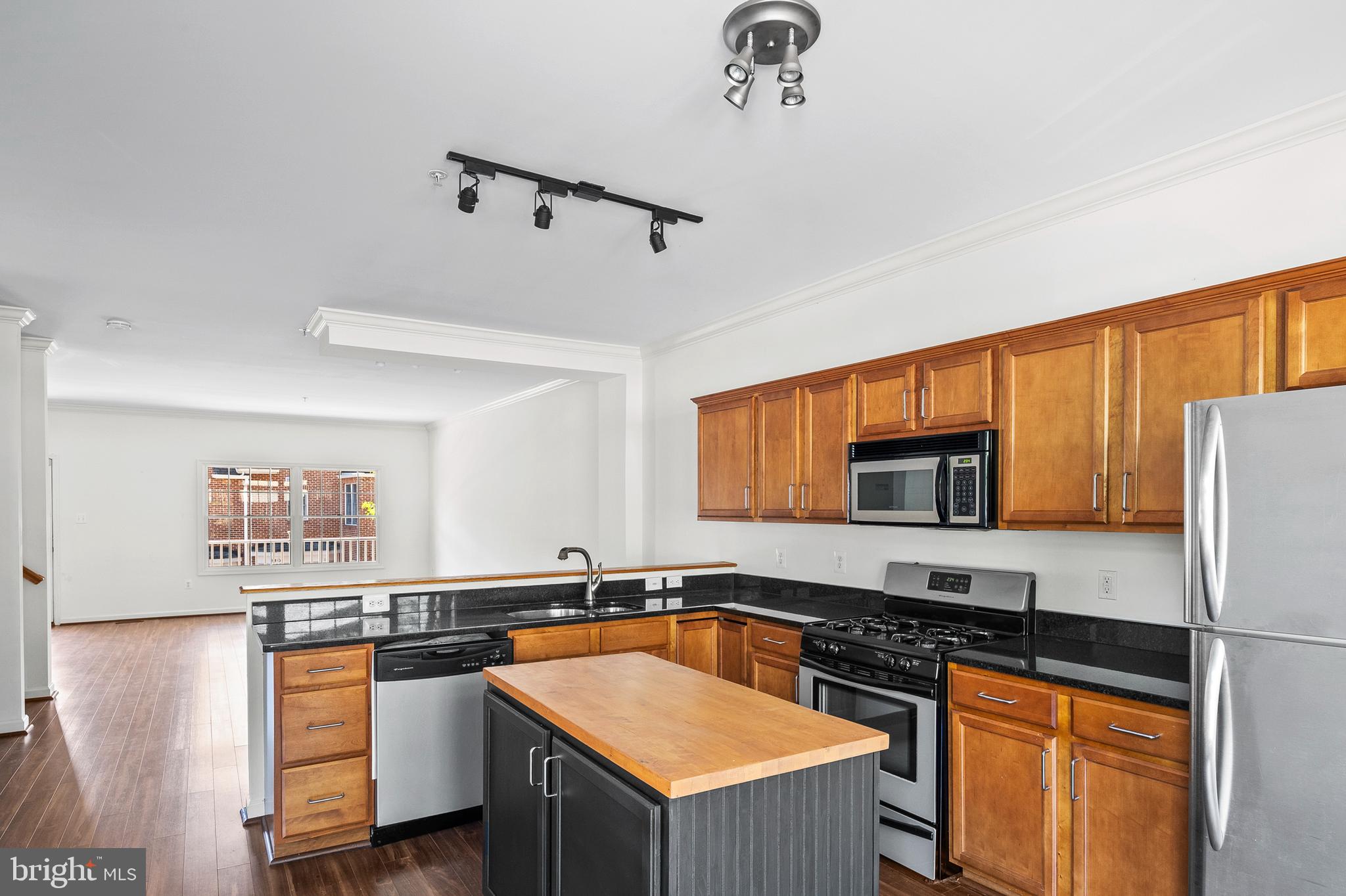 ROLAND GATE - Residential Lease