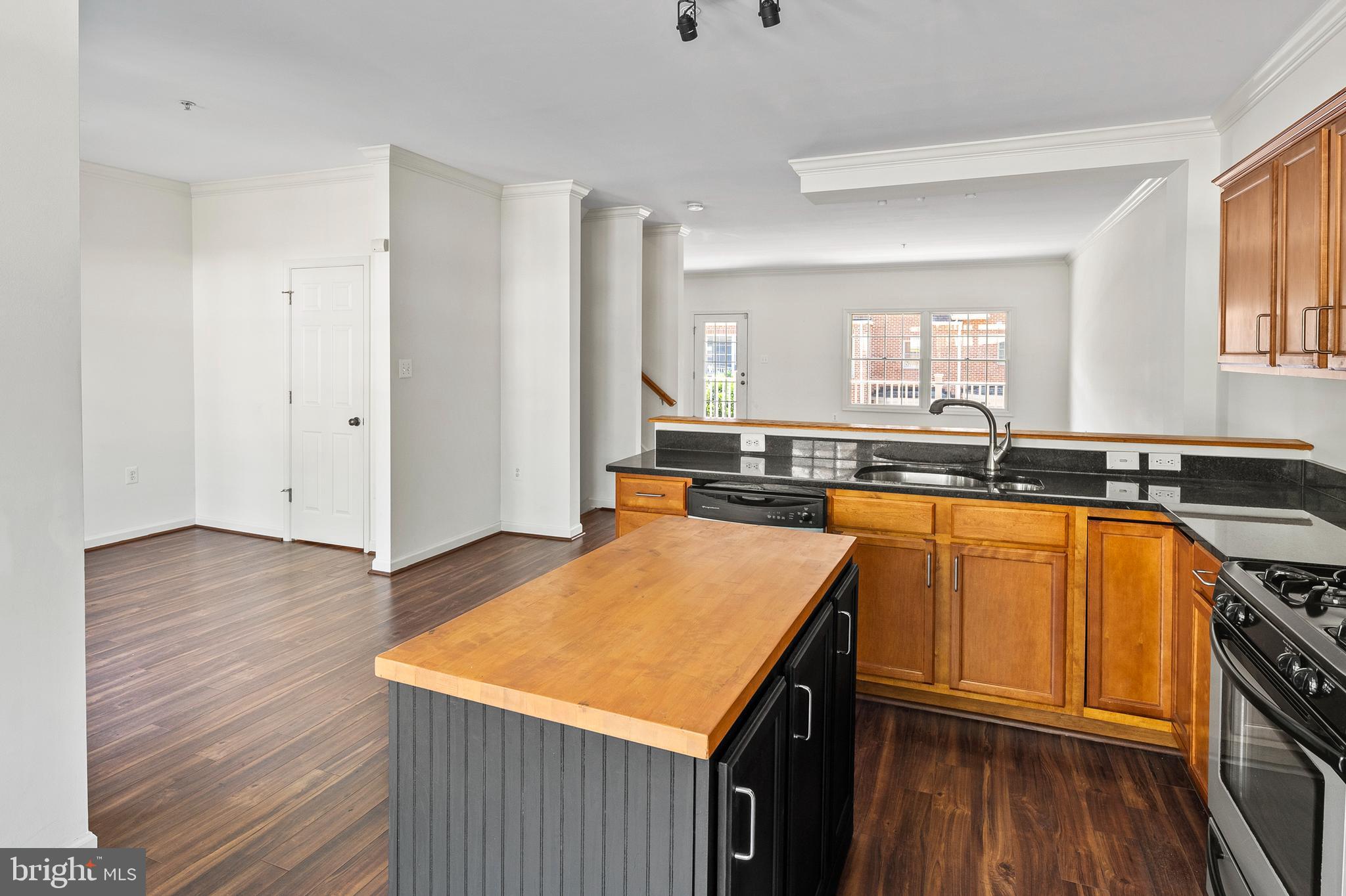 ROLAND GATE - Residential Lease