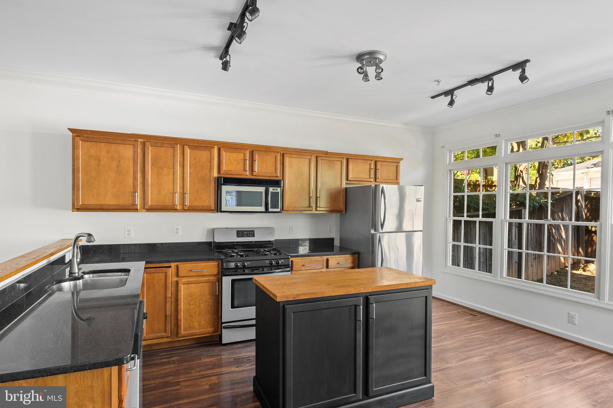 ROLAND GATE - Residential Lease