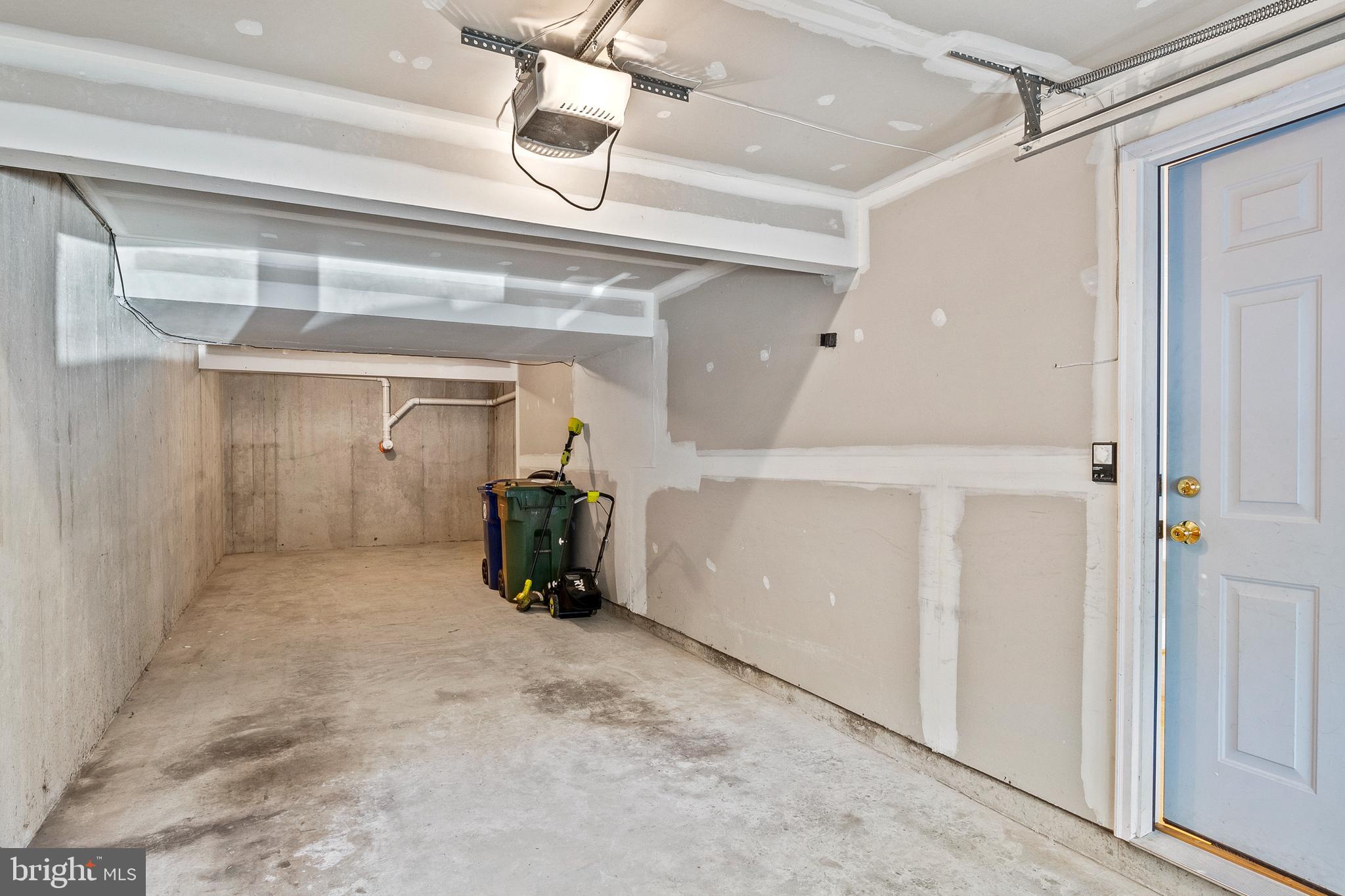 ROLAND GATE - Residential Lease