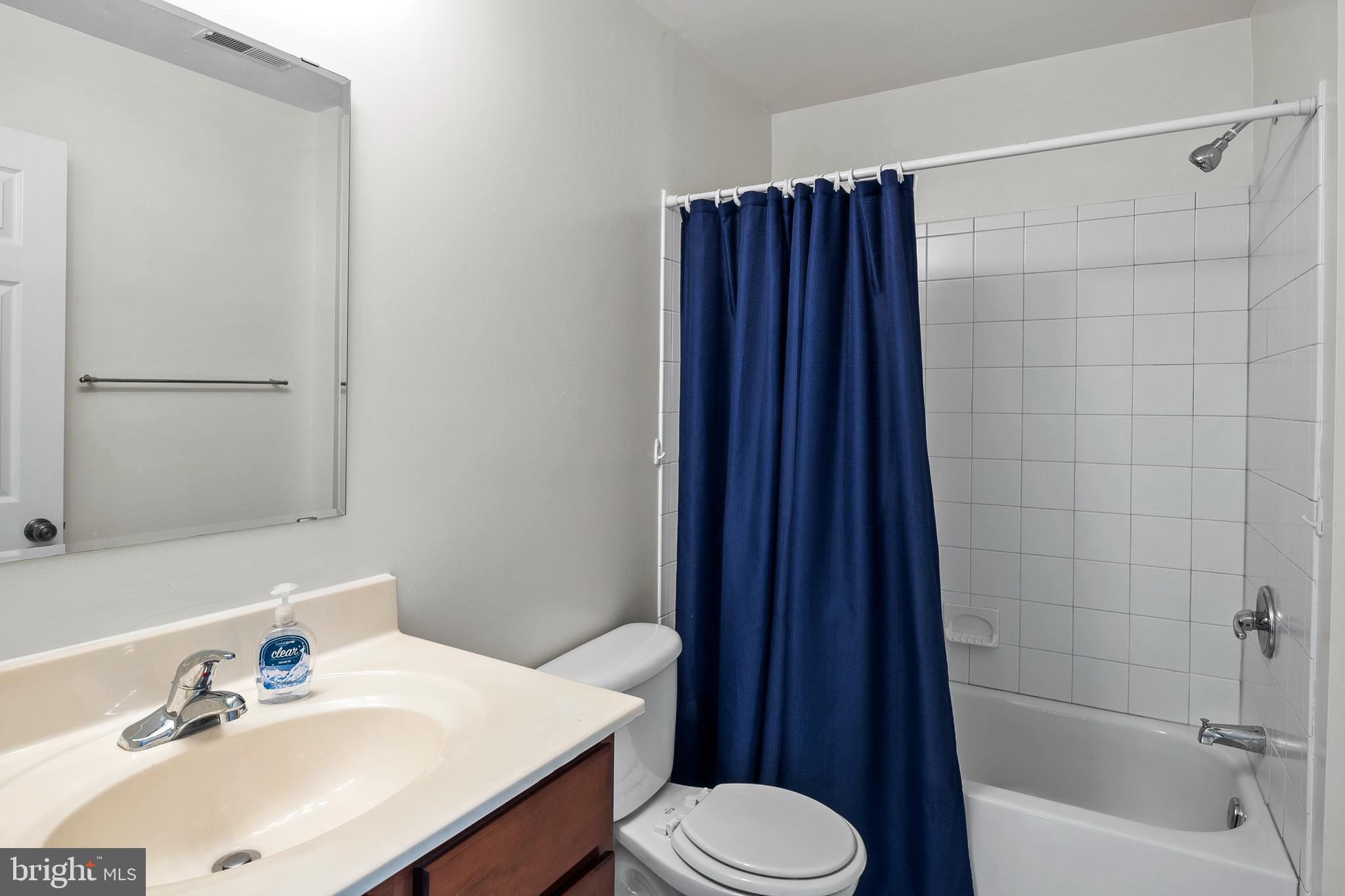 ROLAND GATE - Residential Lease