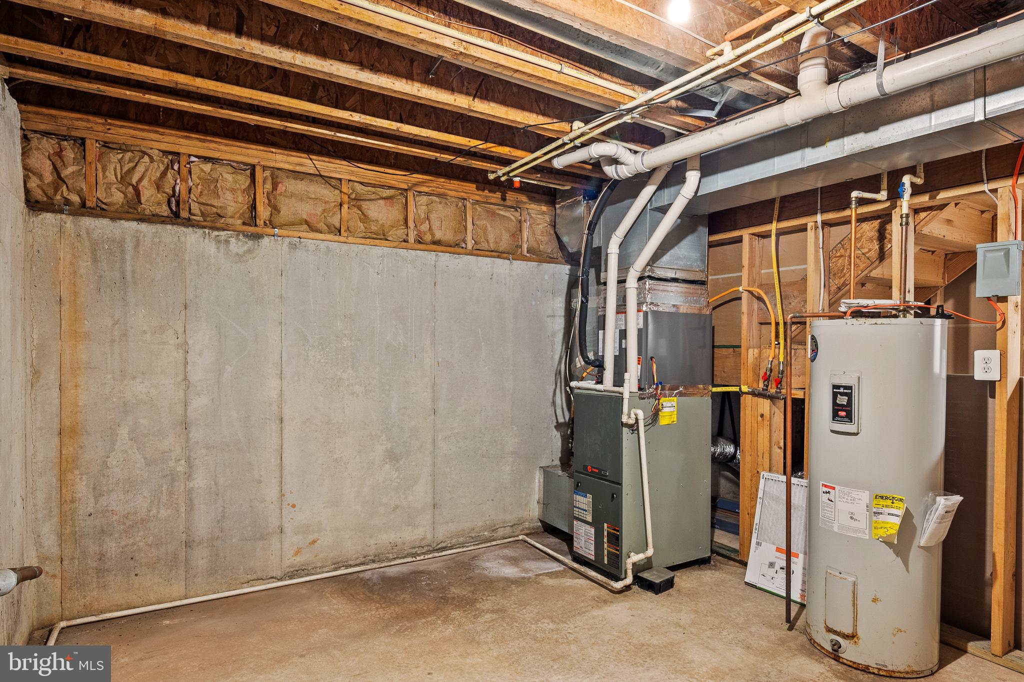 ROLAND GATE - Residential Lease