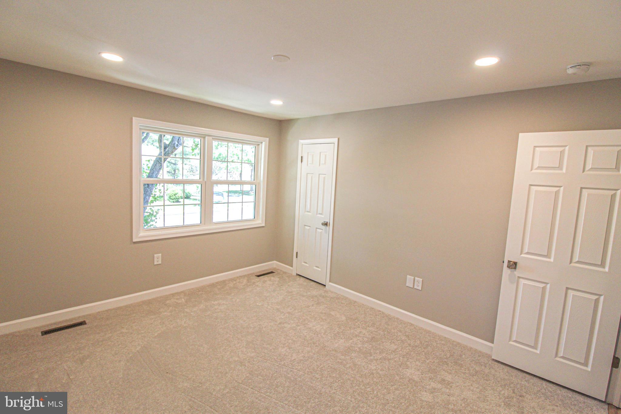 SUSSEX SQUARE CONDO - Residential