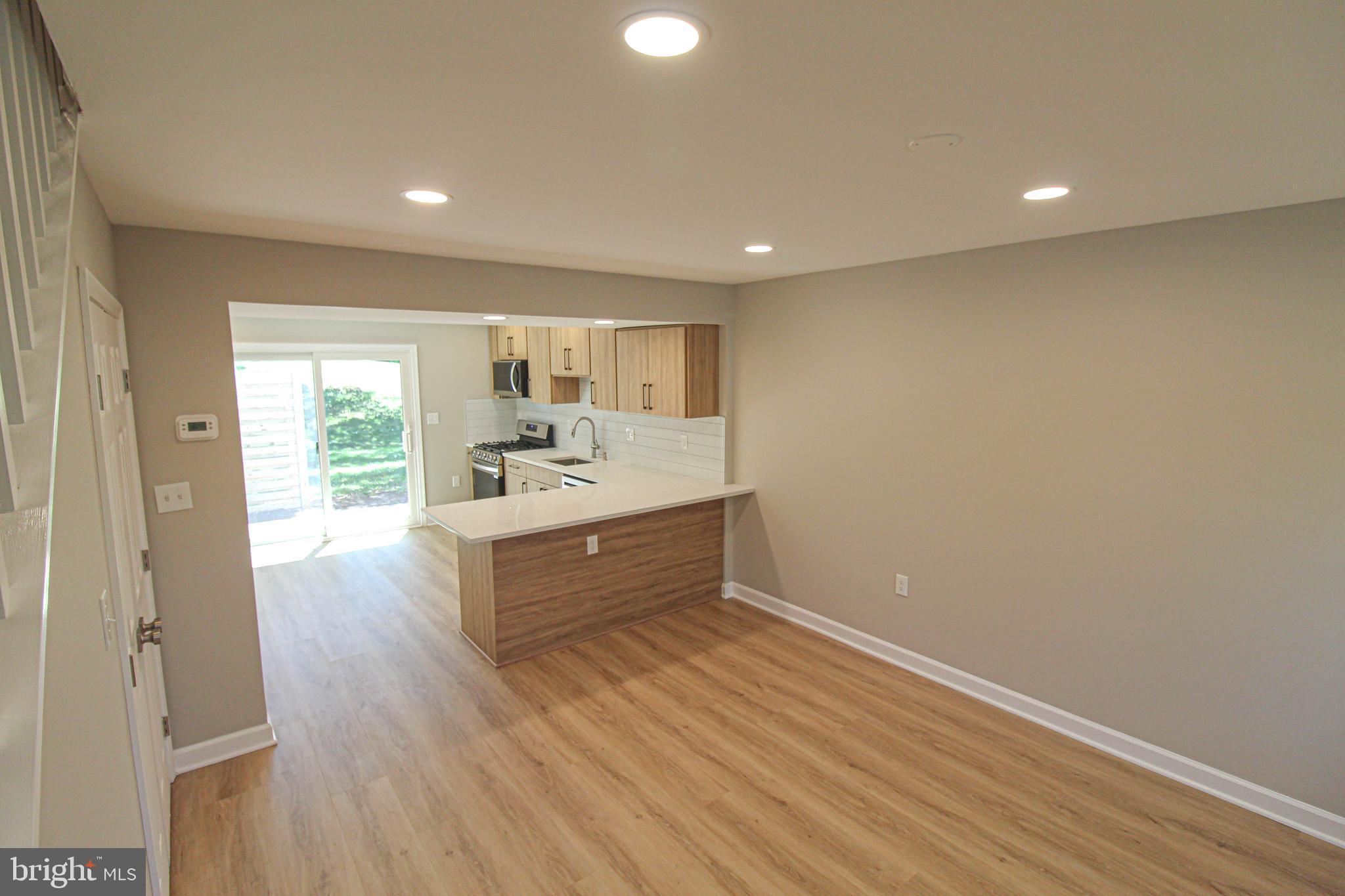 SUSSEX SQUARE CONDO - Residential