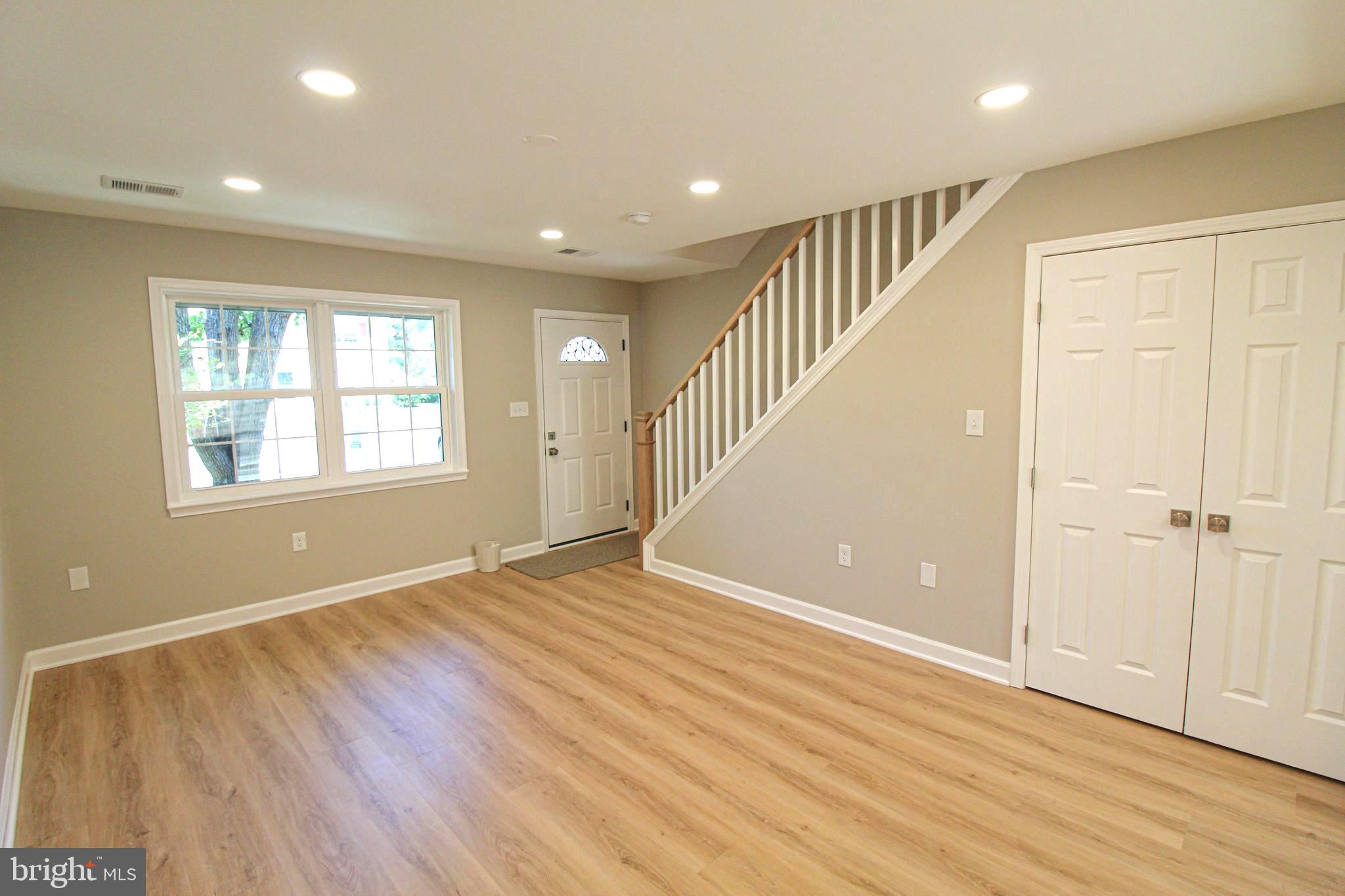 SUSSEX SQUARE CONDO - Residential