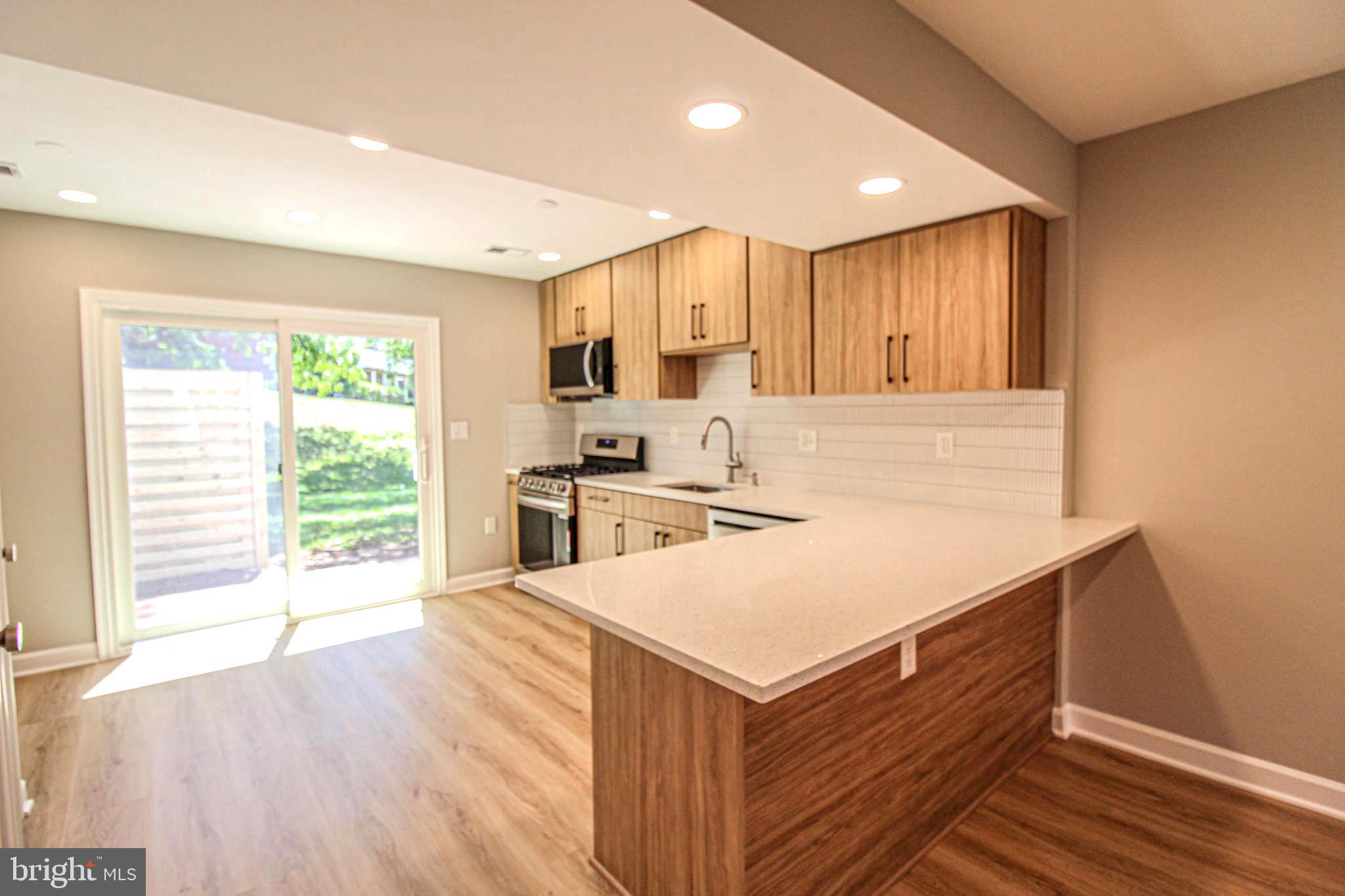 SUSSEX SQUARE CONDO - Residential
