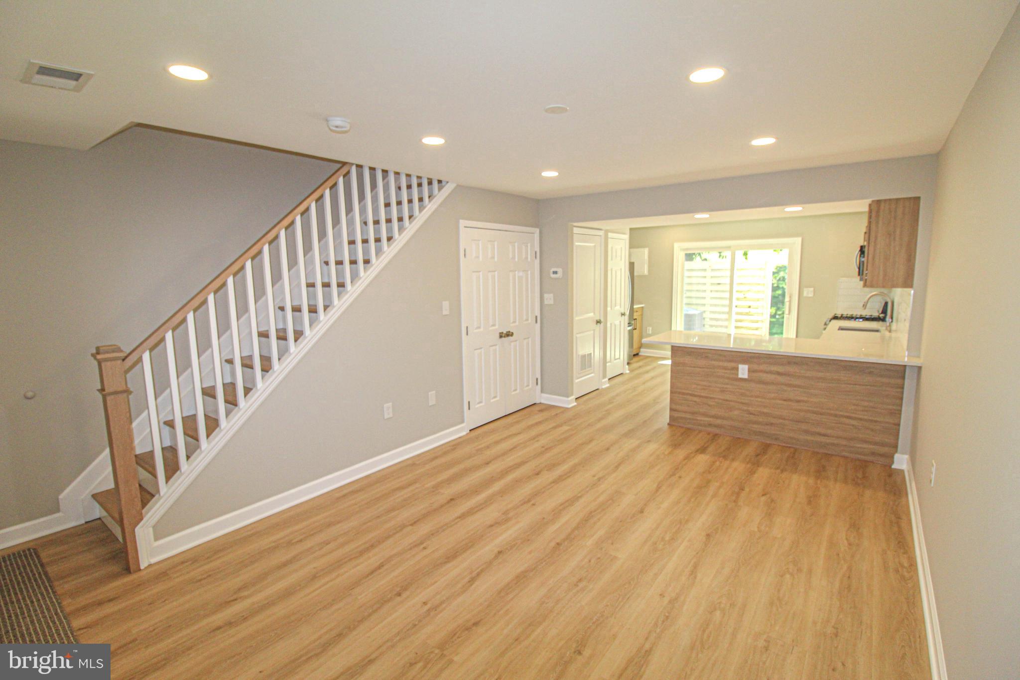 SUSSEX SQUARE CONDO - Residential