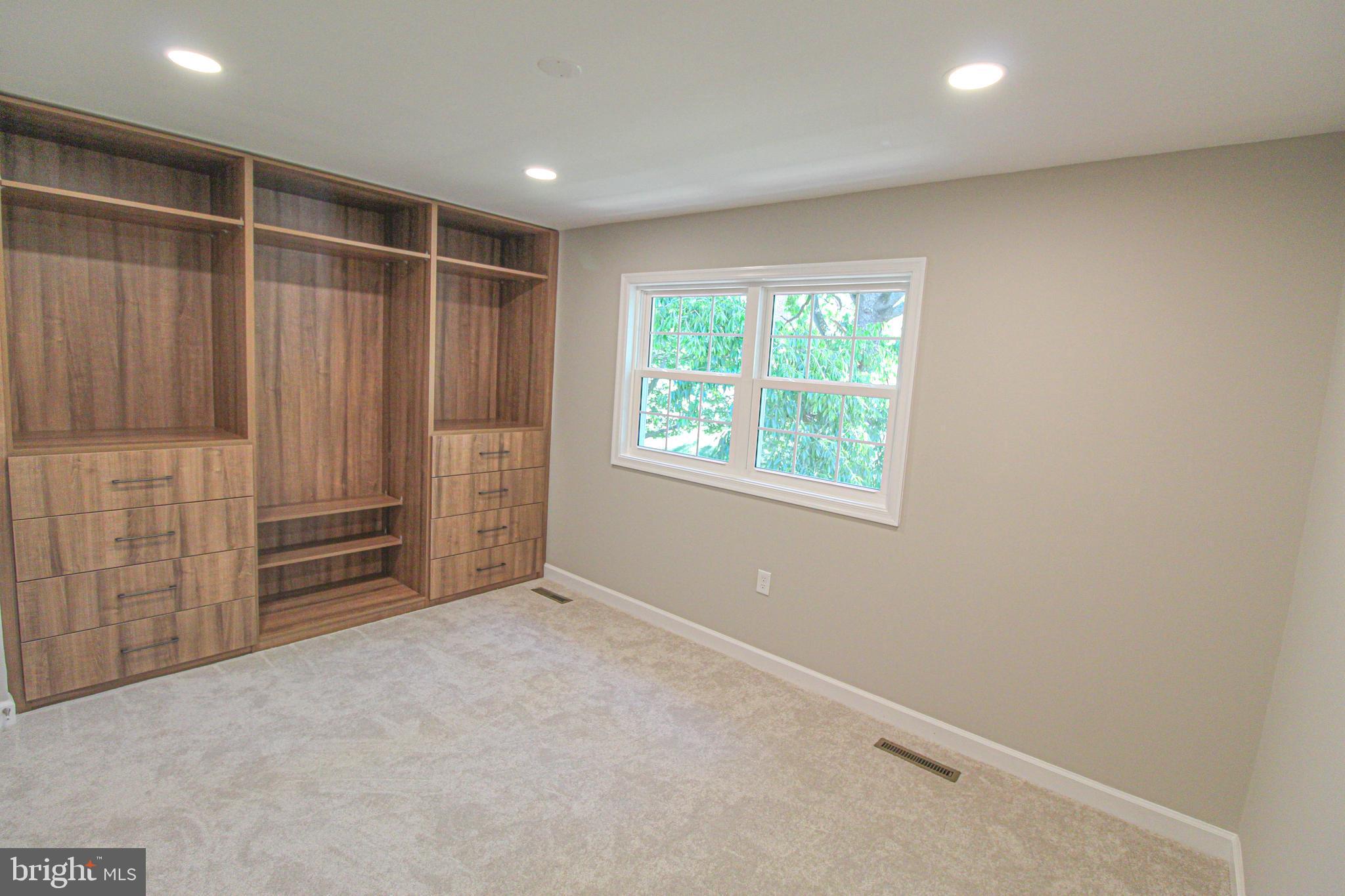 SUSSEX SQUARE CONDO - Residential