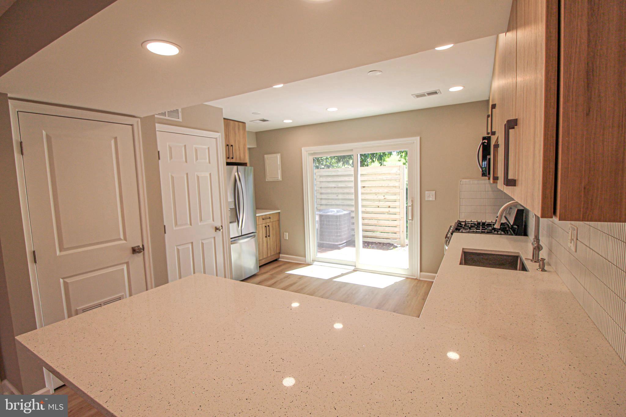 SUSSEX SQUARE CONDO - Residential