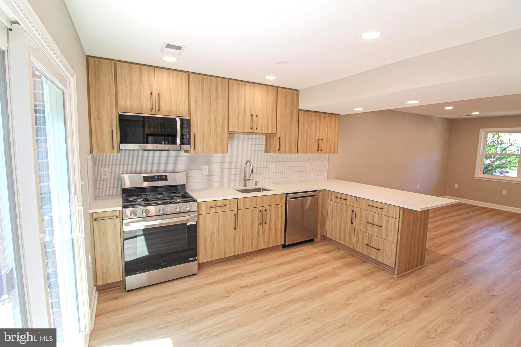 SUSSEX SQUARE CONDO - Residential