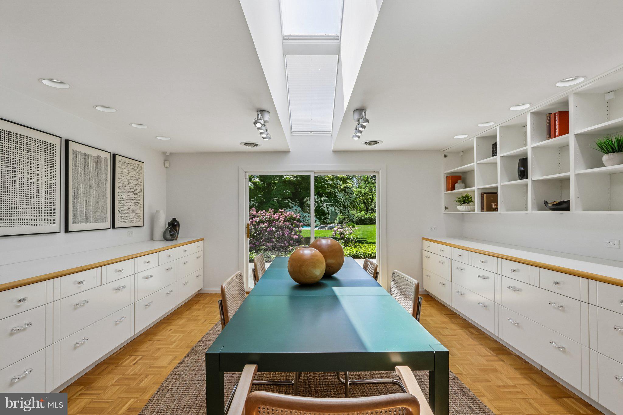 MEADOW BROOK - Residential