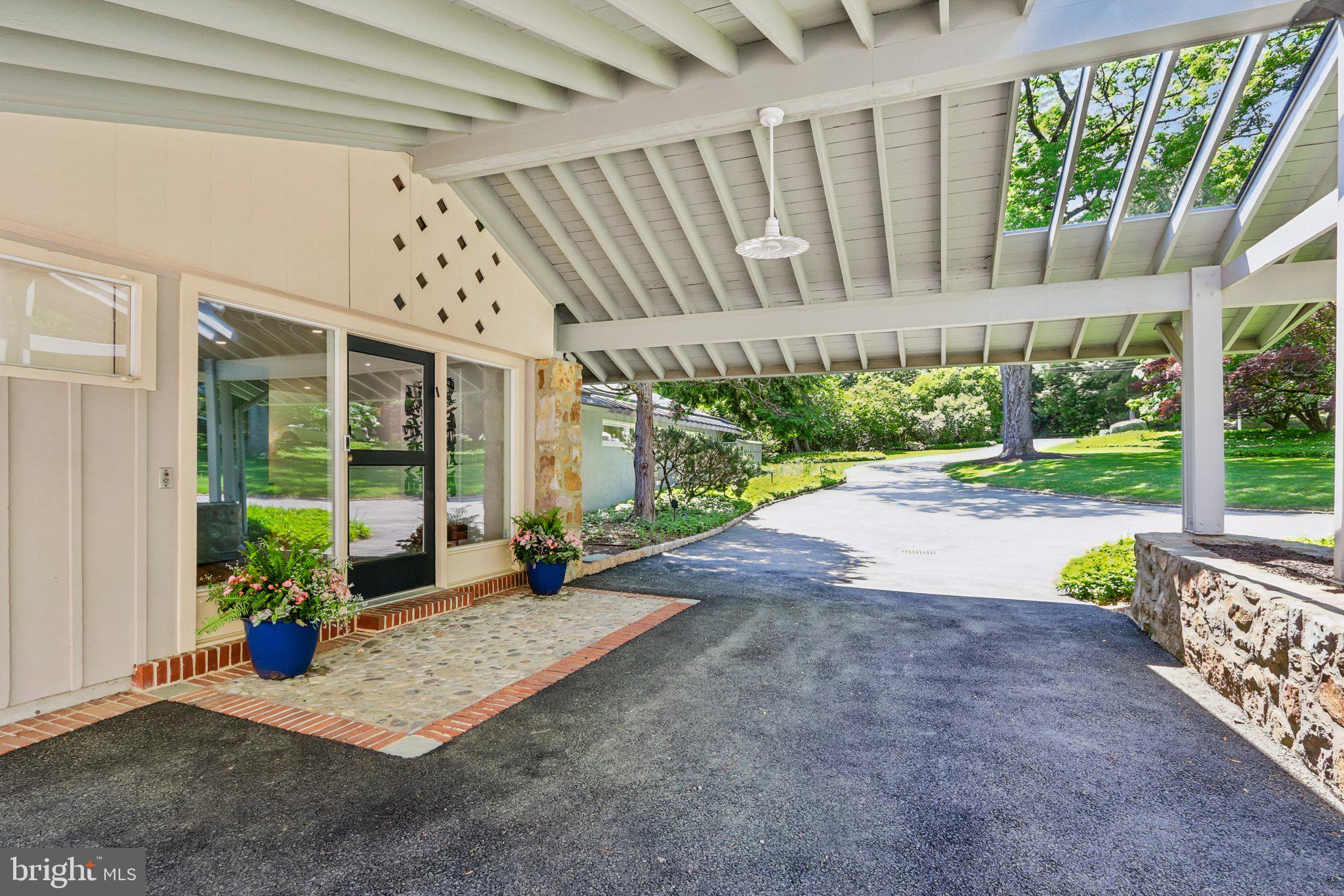 MEADOW BROOK - Residential