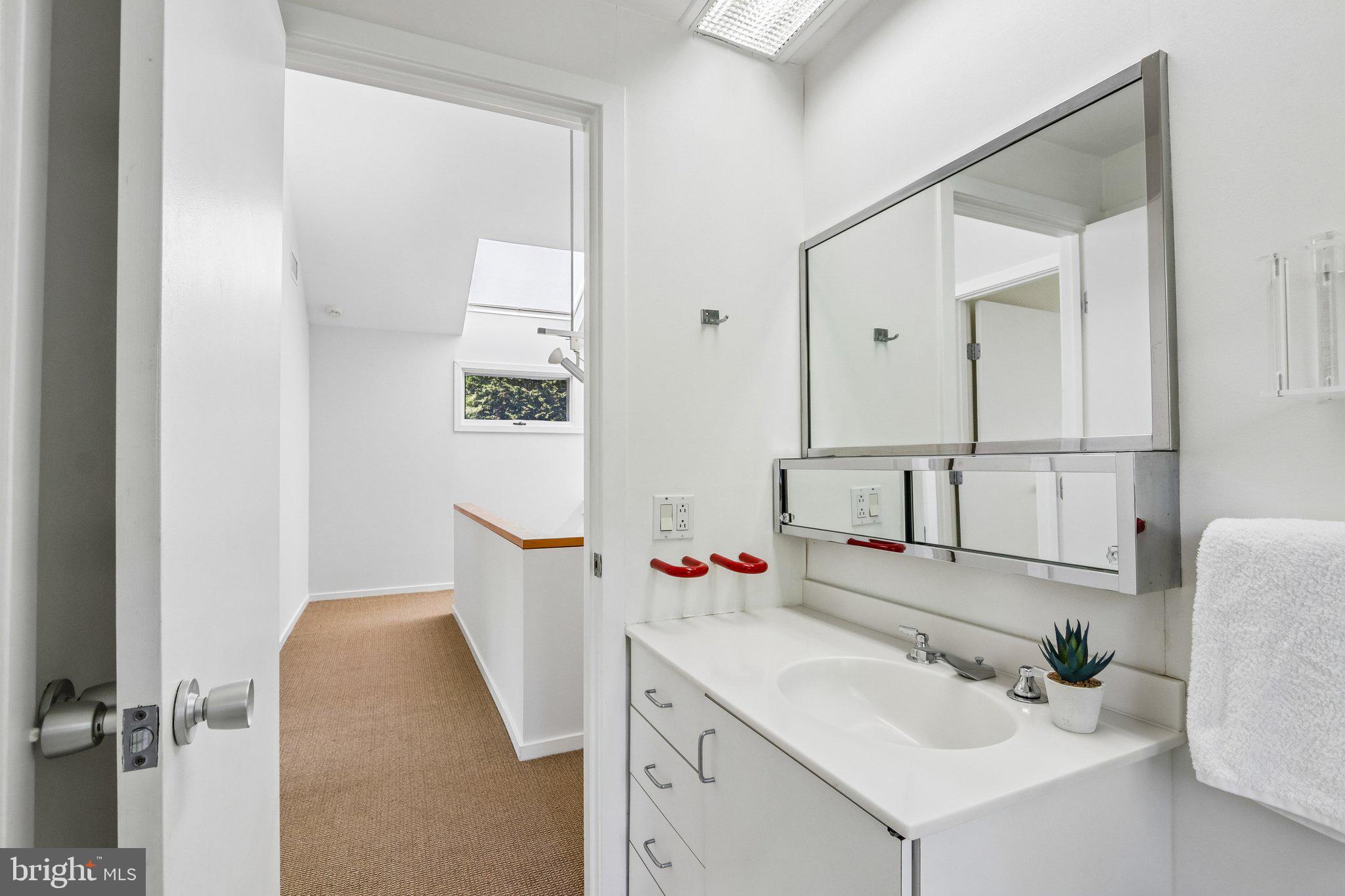 MEADOW BROOK - Residential